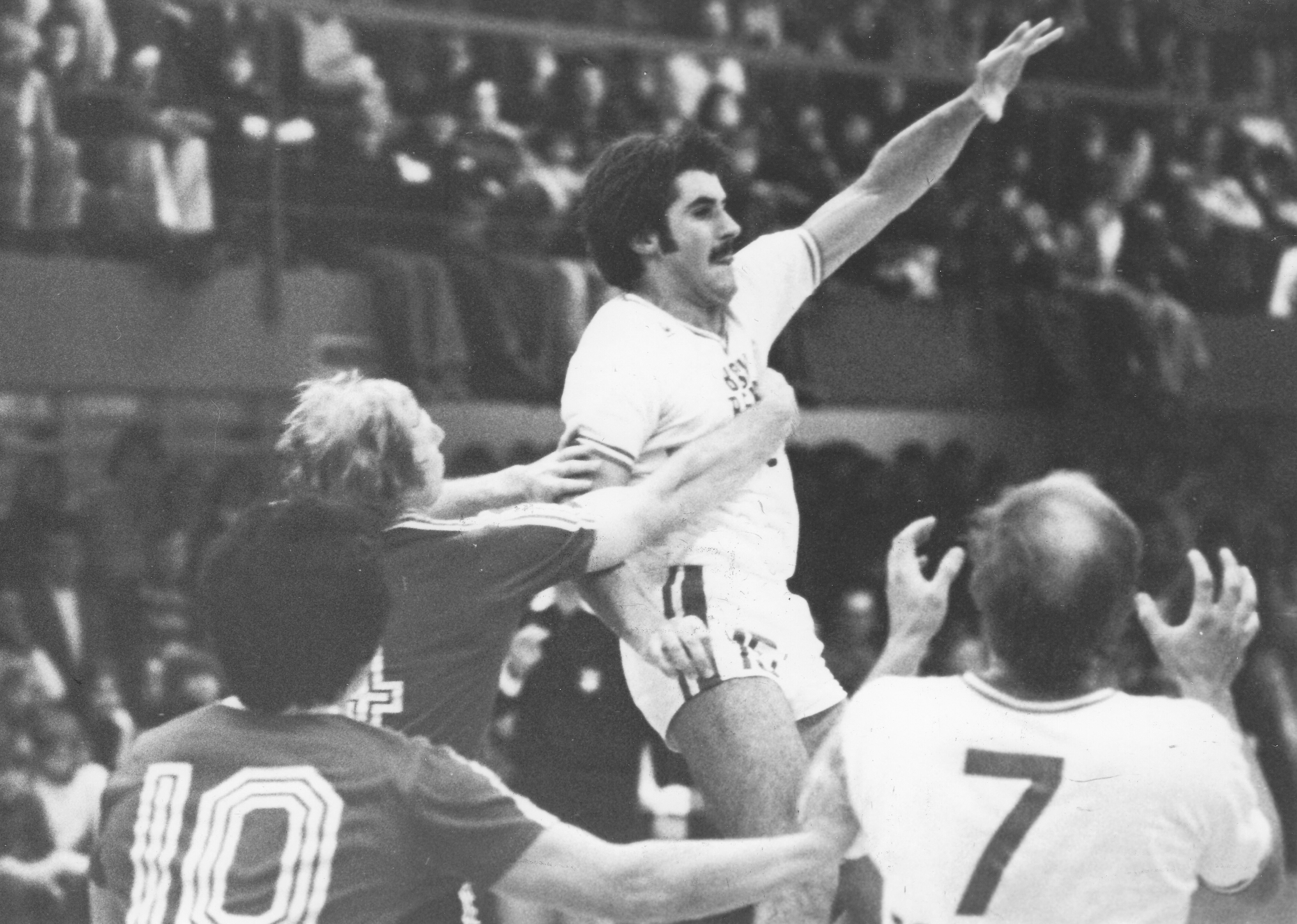 1975-11-25 Bhend.jpg