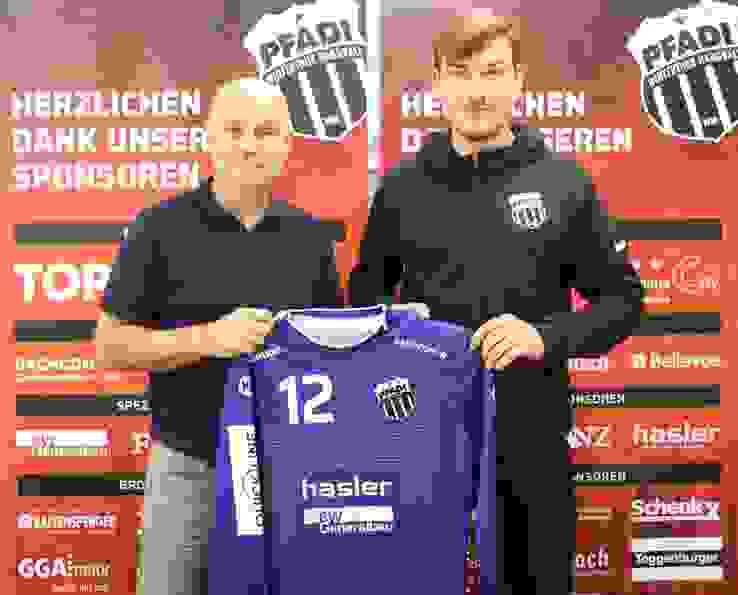 2021.10.12 Vertragsverlängerung Dennis Wipf Low 2021.10.12 Vertragsverlängerung Dennis Wipf Low