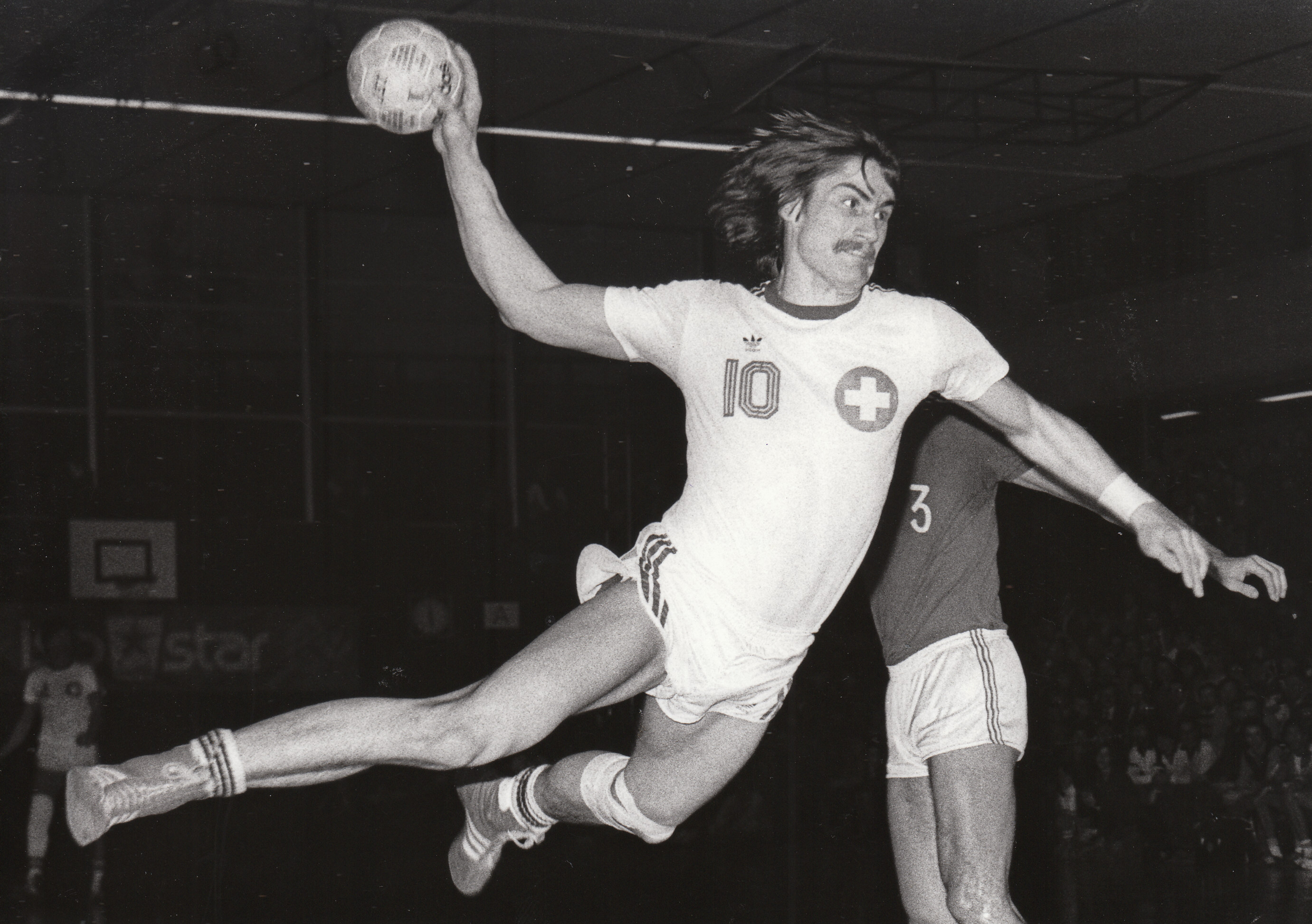 1981-02-13 SUI-HUN 17-16 Winterthur Eulachhalle - Konrad Affolter 2.jpg