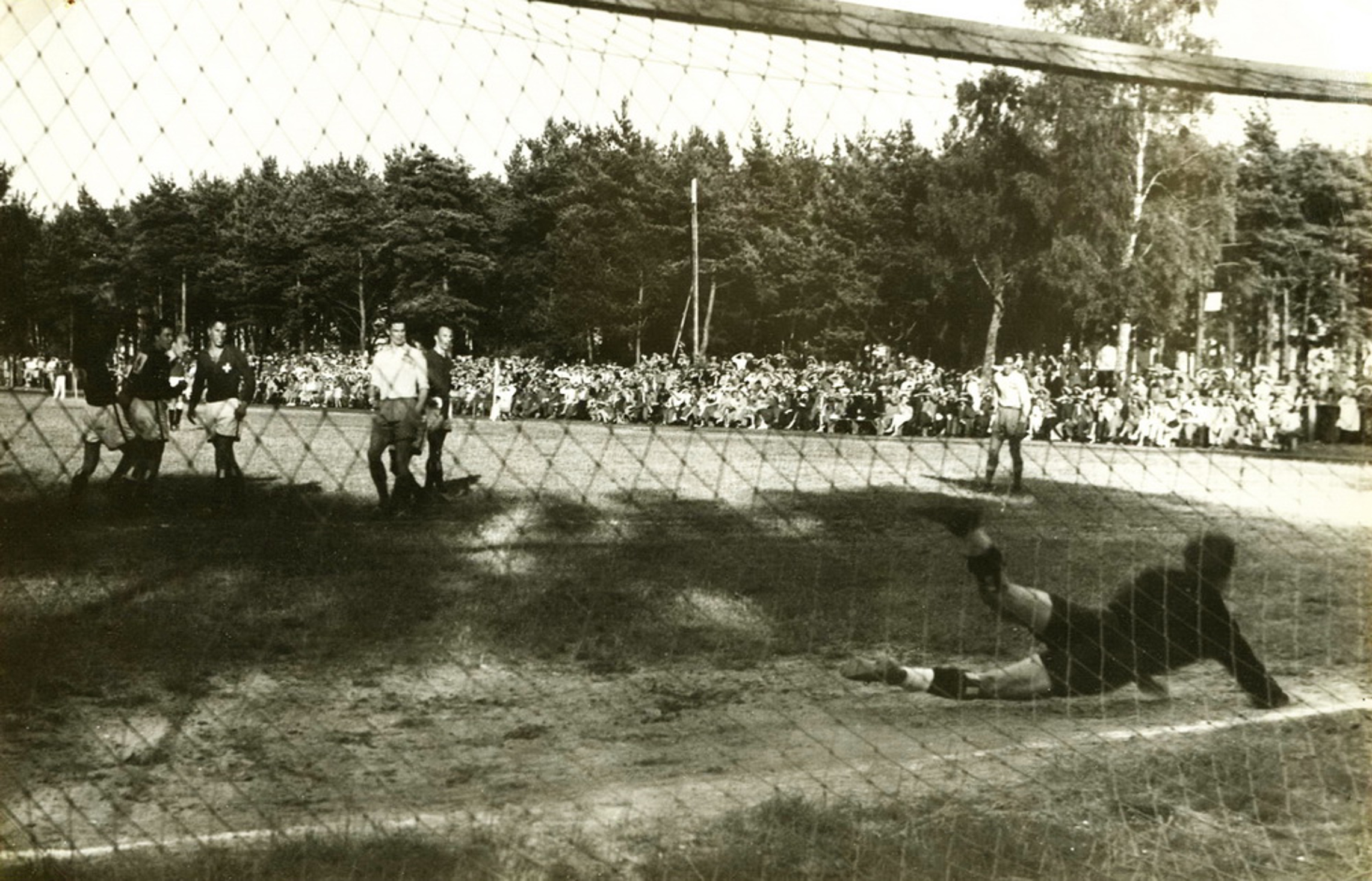 14.7.1946 Schweden - Schweiz 7:5 (3:3) Ystad Stadion, 4000 Zuschauer, Axei Ahm, Dänemark