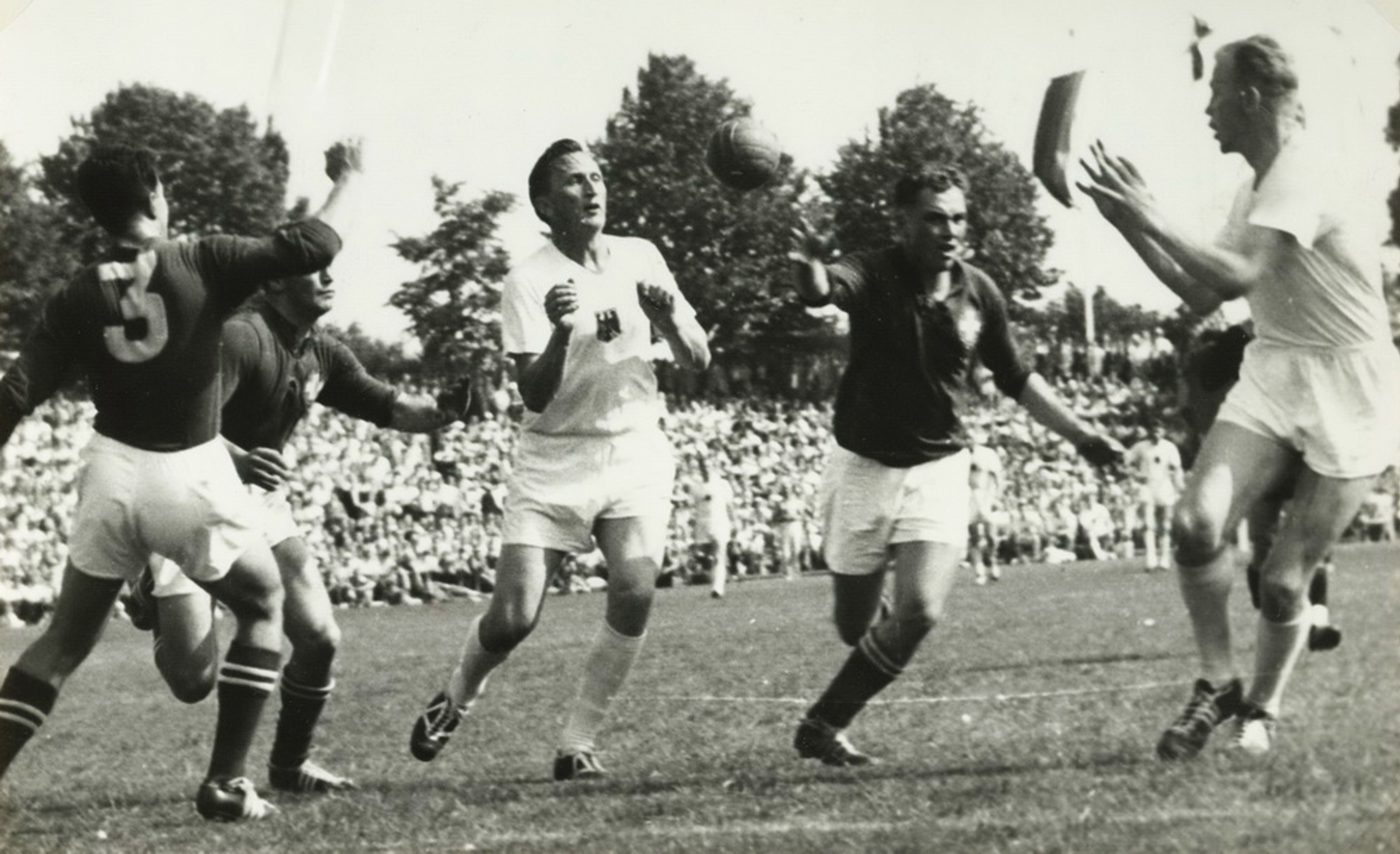 10.7.1955 Deutschland - Schweiz 25:13 (8:6) Dortmund, Stadion Rote Erde, 50000 Zuschauer, SR Heger (YUG)