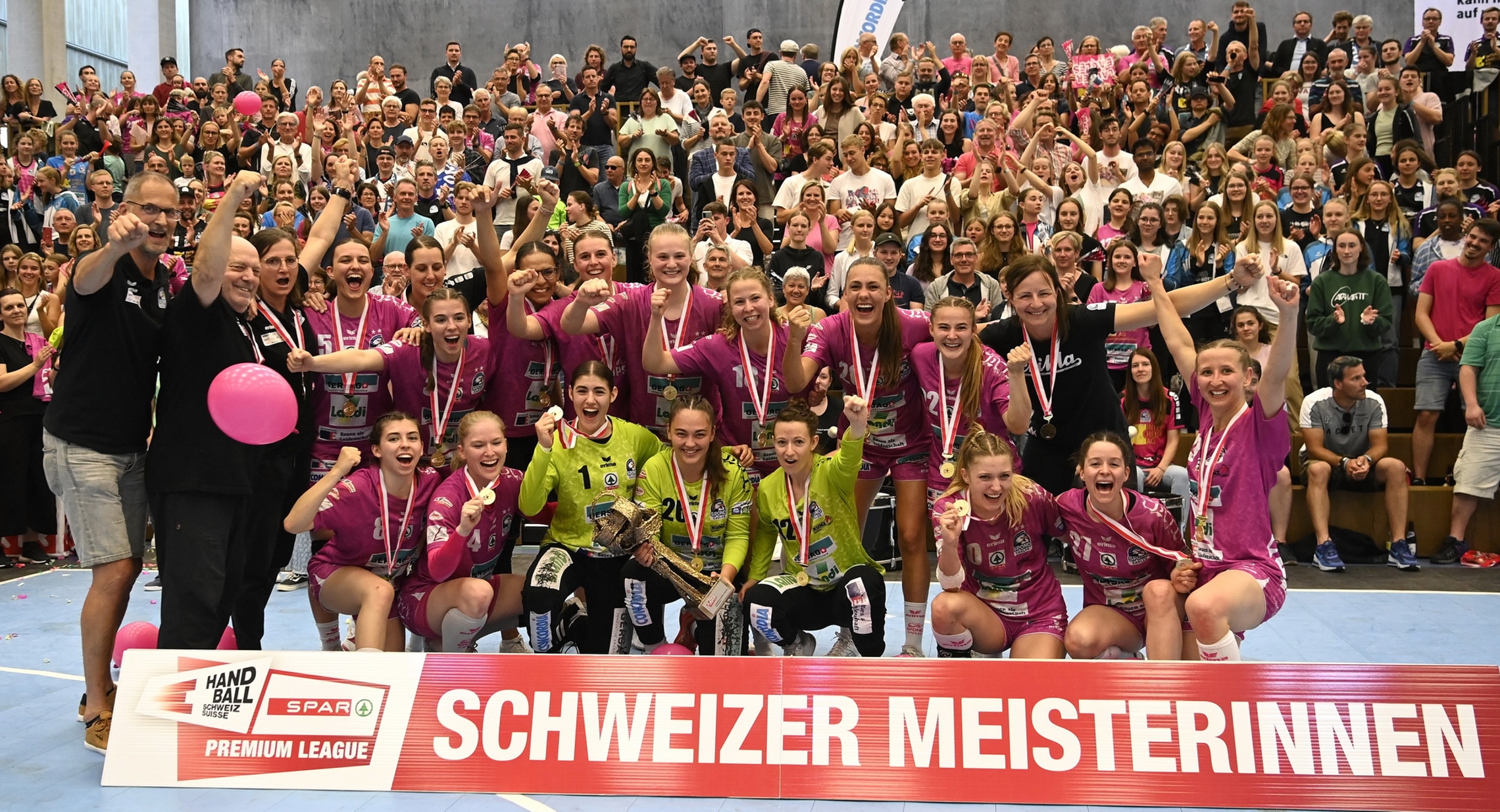 Schweizer Meisterinnen 2021/22 - Spono Eagles (Bild: FOTO Wagner)
