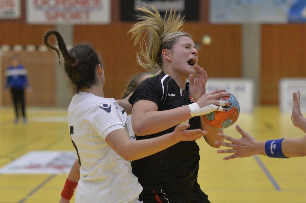 2014-04-19 U20 SUI-POR 5 Frey Lisa.JPG