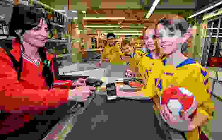 Einkaufen Im SPAR (Marco Ellenberger) Einkaufen Im SPAR (Marco Ellenberger)