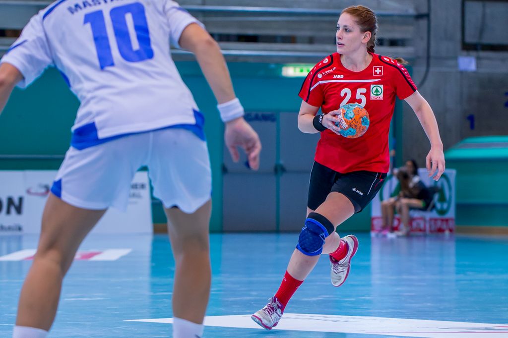 2014-12-06 25 Frey Noëlle HandballlÃ¤nderspiel SUI-GRE - 9999_764-1.jpg