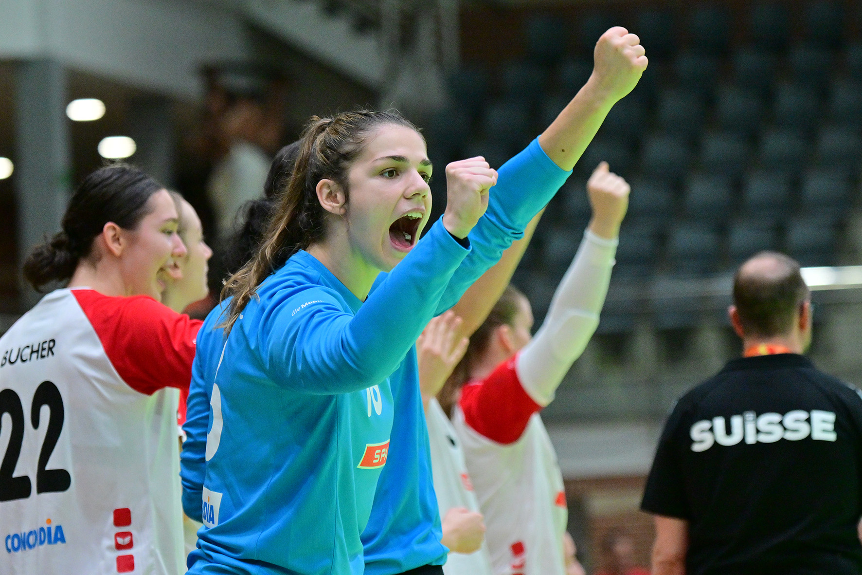 Dokovic und Kolleginnen bejubeln ein Tor