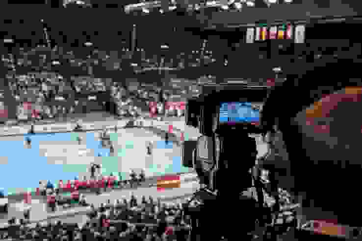 TV-Kamera an einem Länderspiel der Schweizer Nationalmannschaft. (Adrian Ehrbar) TV-Kamera an einem Länderspiel der Schweizer Nationalmannschaft. (Adrian Ehrbar)