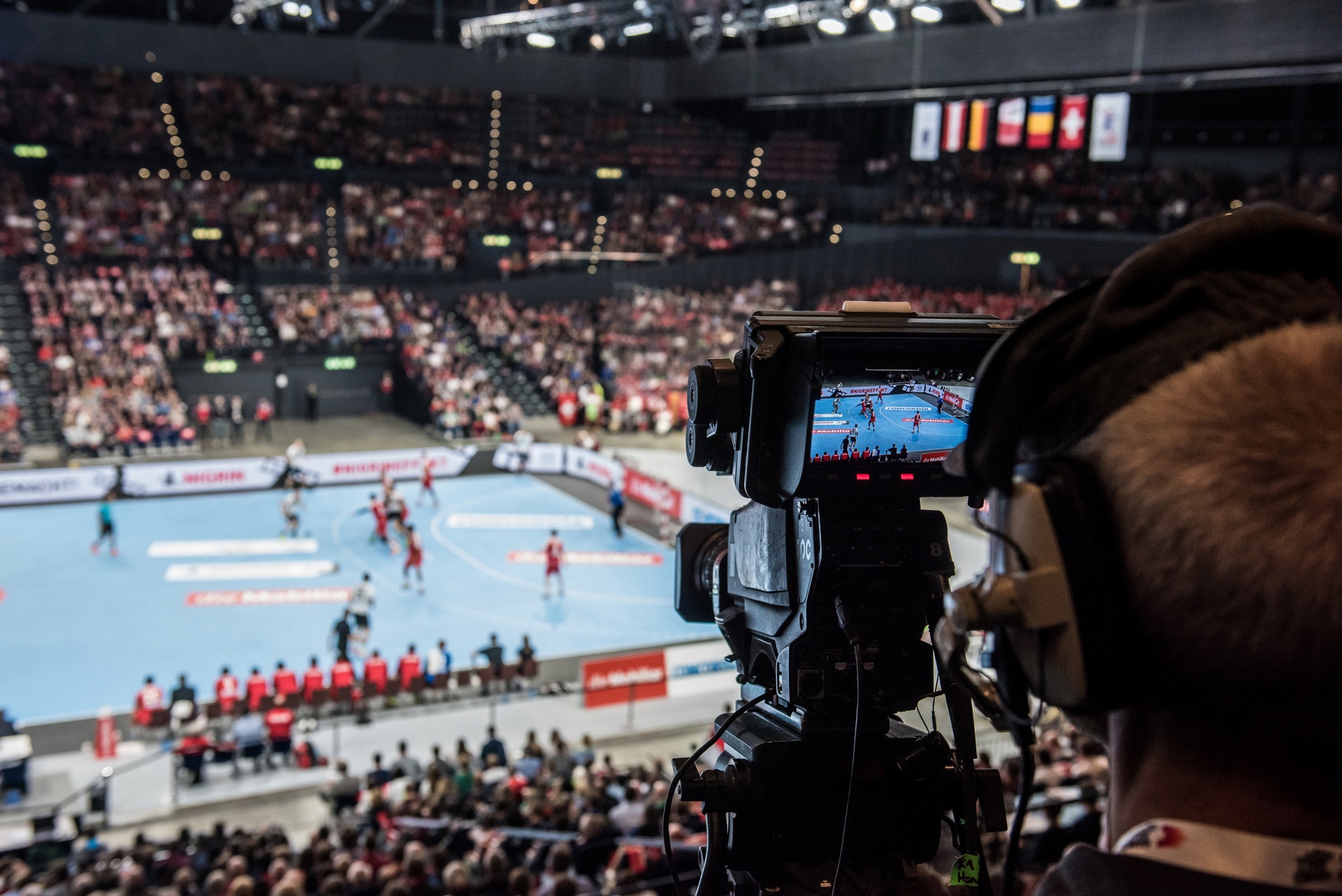 TV-Kamera an einem Länderspiel der Schweizer Nationalmannschaft. (Adrian Ehrbar)