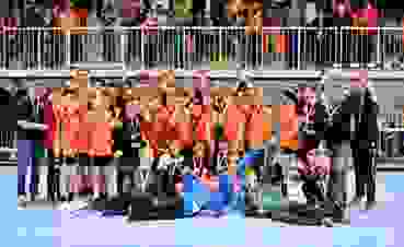 Die U13-Junioren von Kadetten und Pfadi jubeln nach dem Playoff-Final gemeinsam. (Rolf Wehrli) Die U13-Junioren von Kadetten und Pfadi jubeln nach dem Playoff-Final gemeinsam. (Rolf Wehrli)