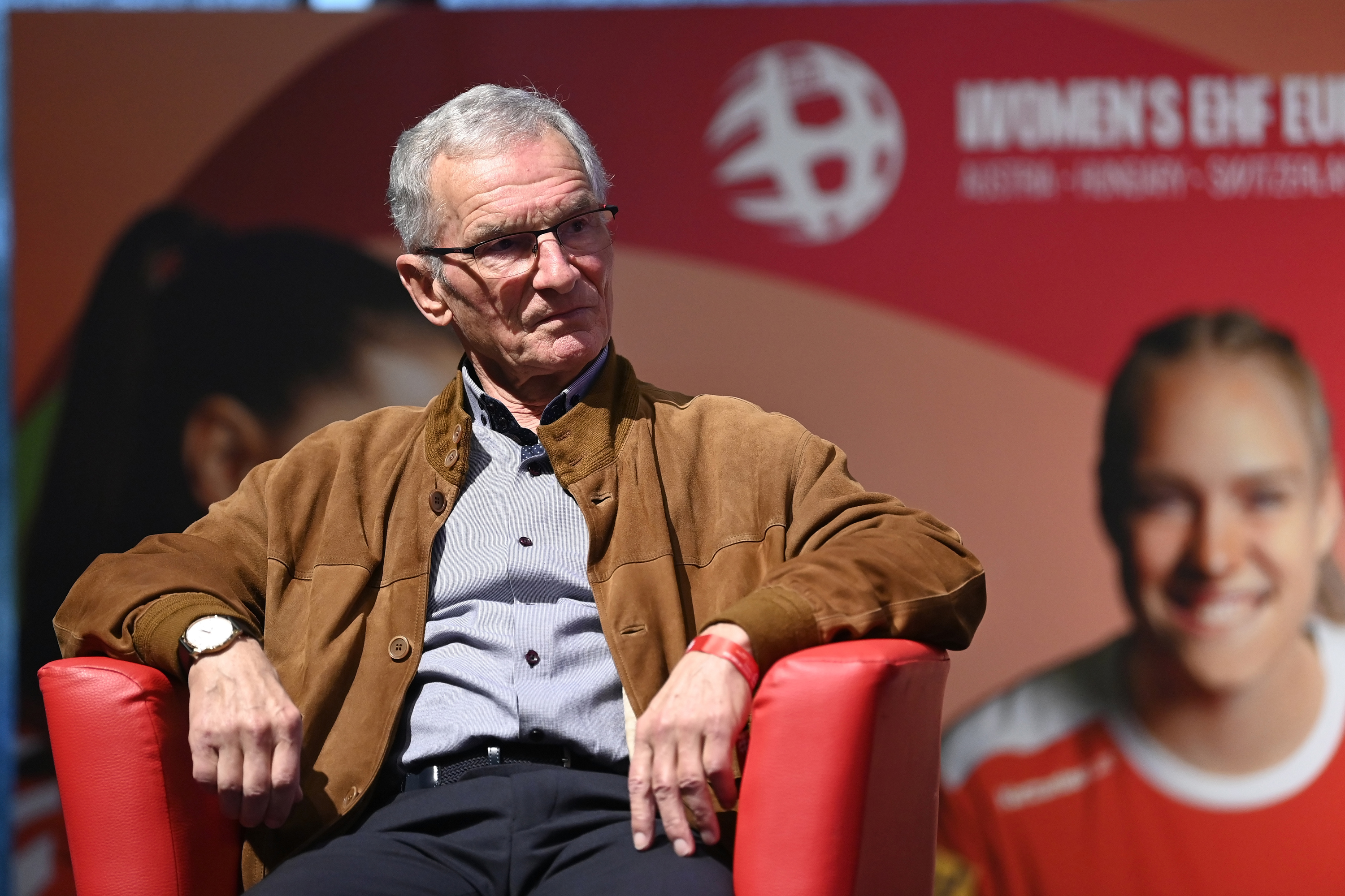 Awa Handemfrpodumamherdvip (2)