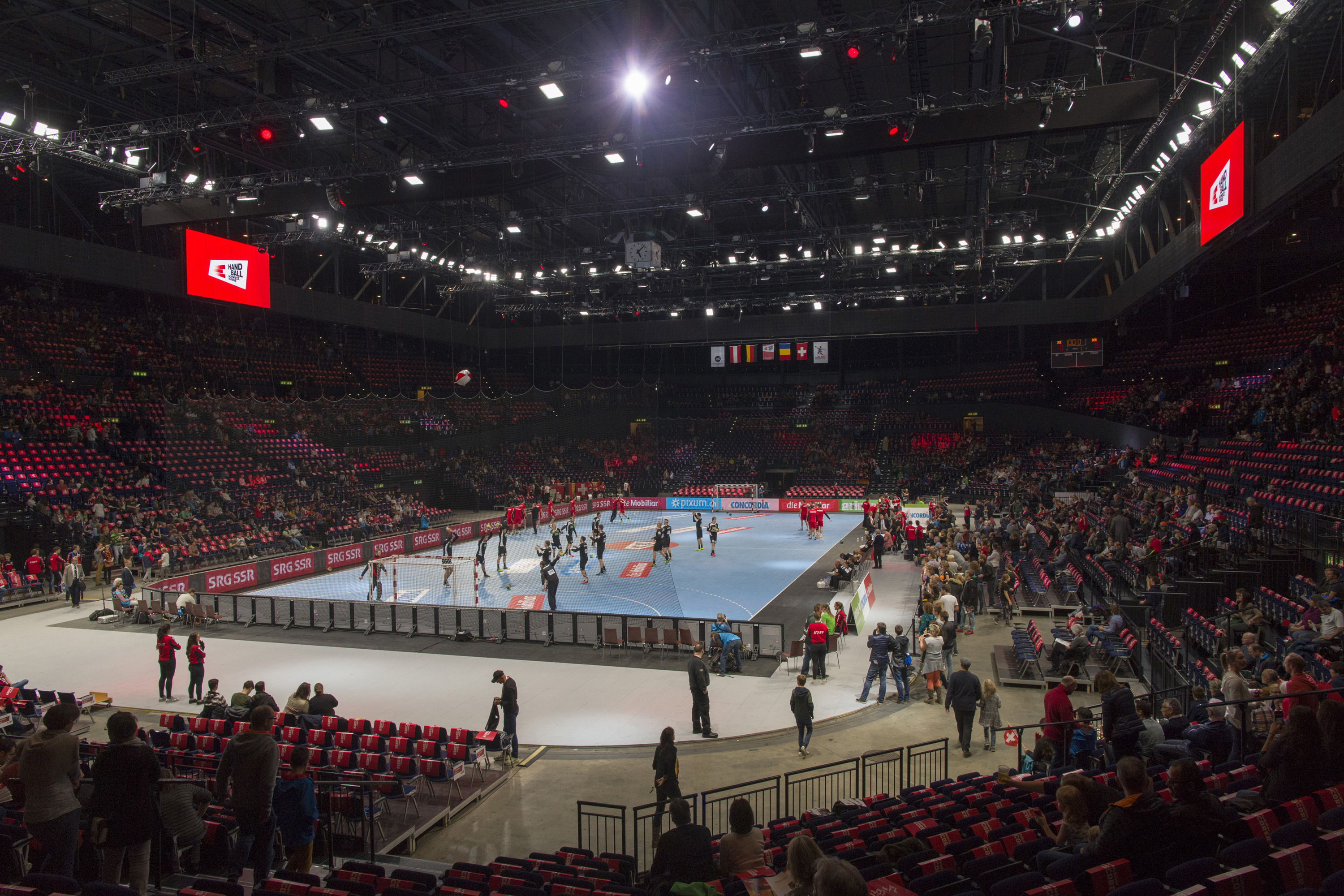 2016 11 05 SUI GER Halle Einspielen