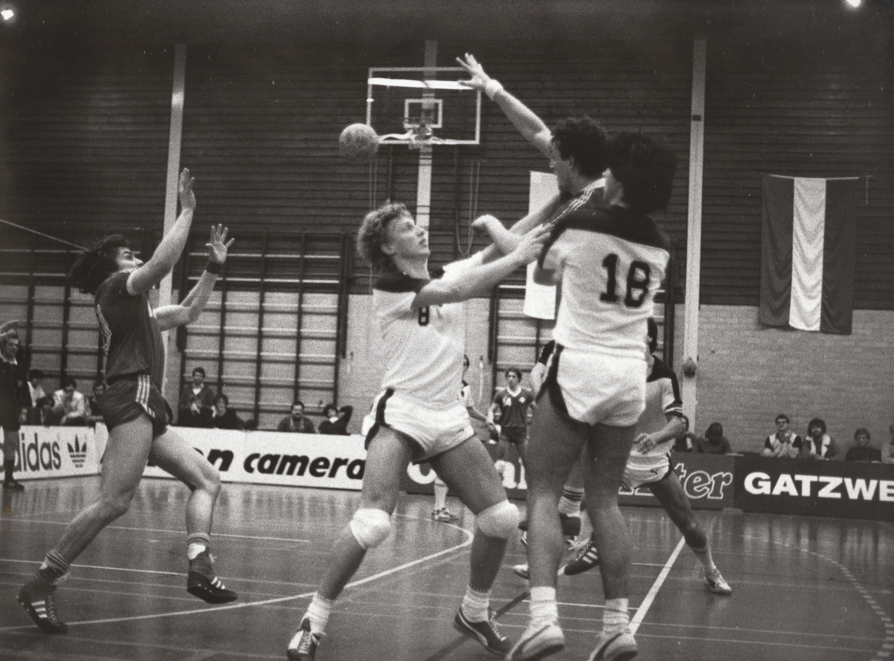 1983-03-02 B-WM Holland - BRD-SUI 16-16 - Konrad Affolter.jpg