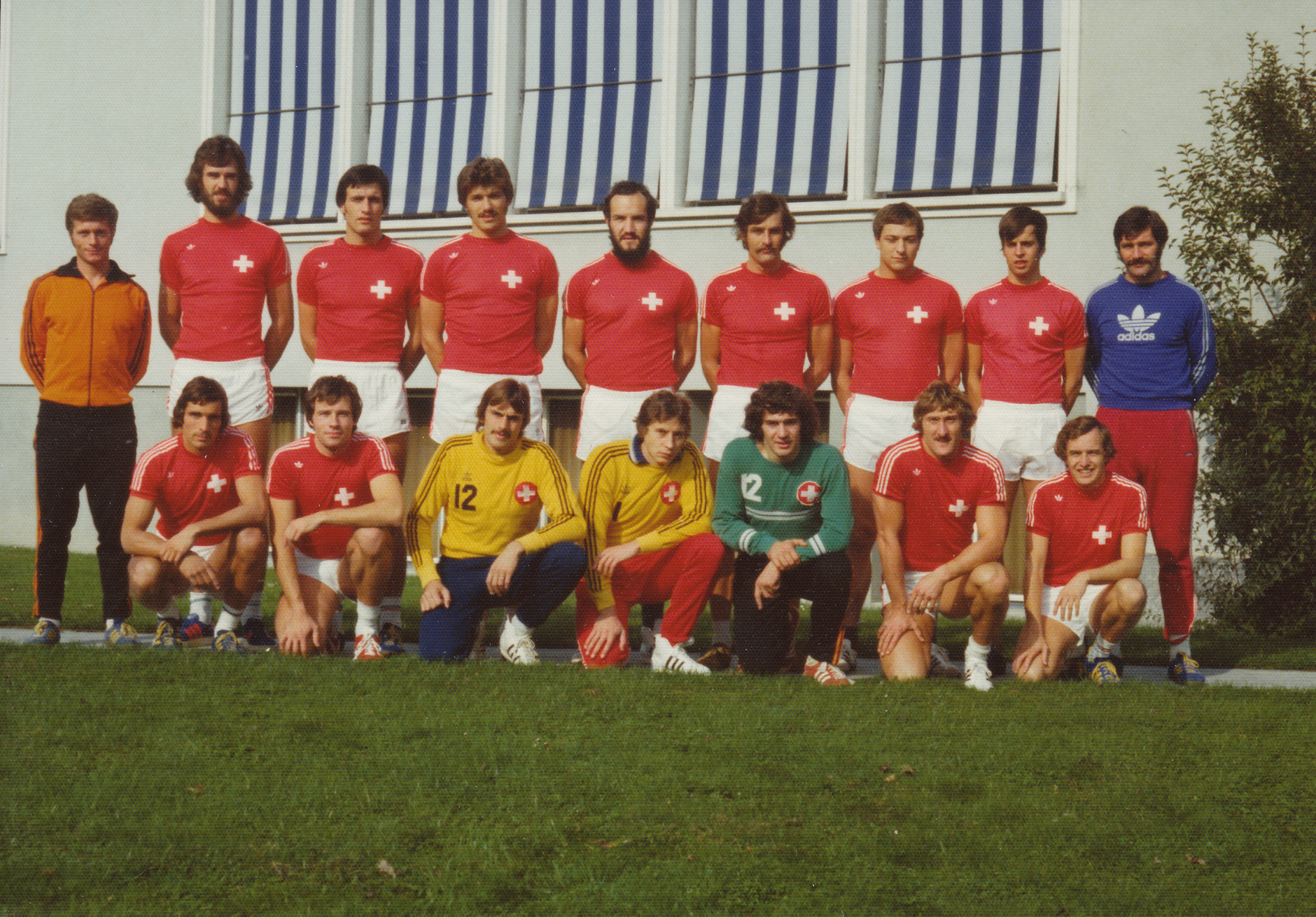 1975-10-09 Teamfoto Männer Nati