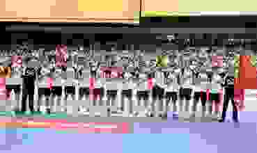 Die Schweiz In Novi Sad Während Der Nationalhymne Die Schweiz In Novi Sad Während Der Nationalhymne