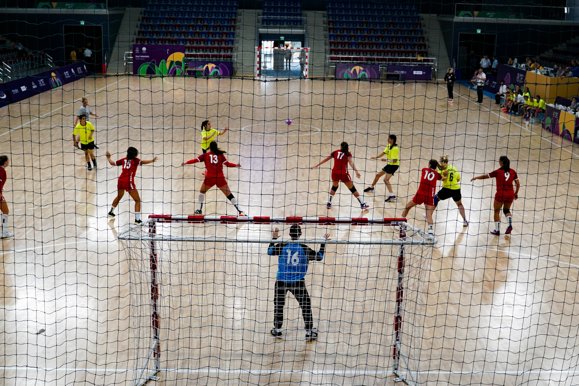 Die Schweizer Juniorinnen am EYOF in Baku. (2) (Bild: Swiss Olympic)