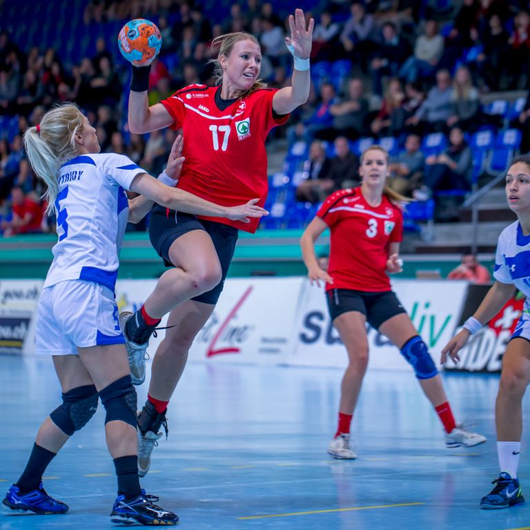 2014-12-06_17 Dinkel Nicole HandballlÃ¤nderspiel SUI-GRE - 9999_461-1.jpg