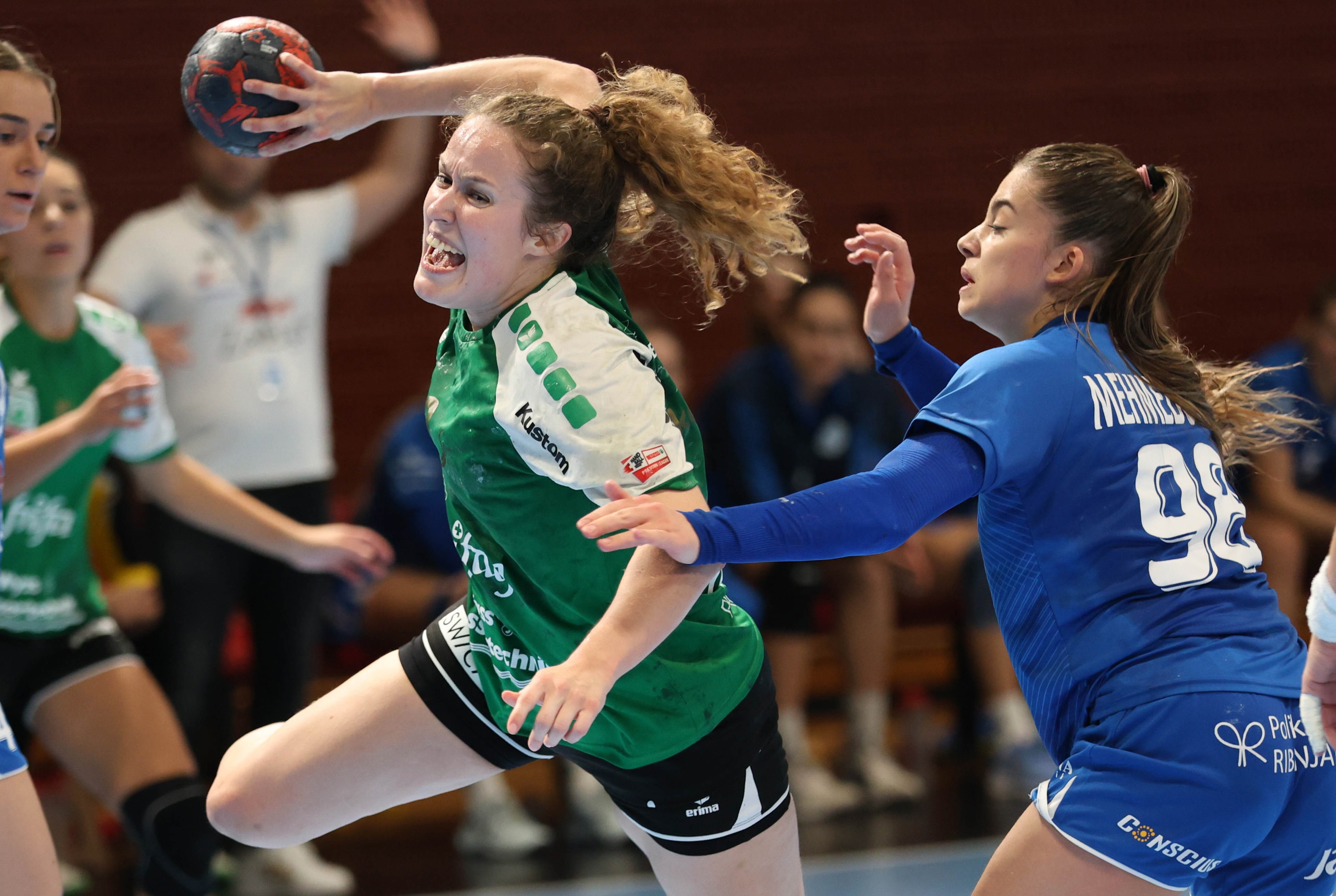 9 Mirjam Ackermannehf