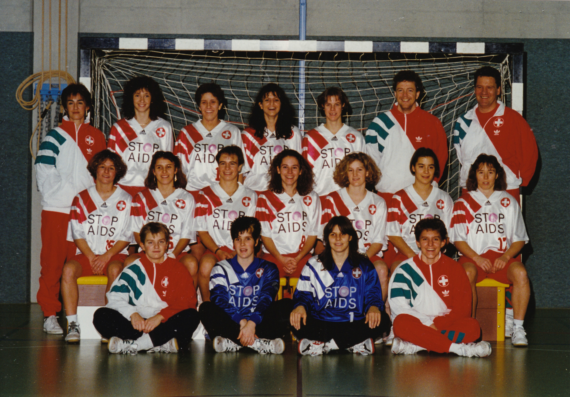 1995-03-01 Teamfoto Fraun Nati.jpg