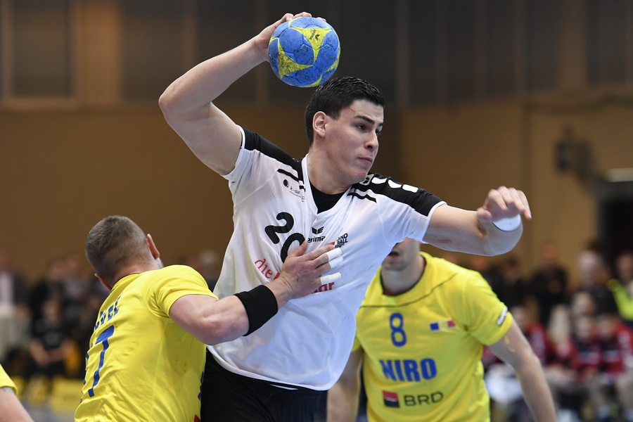 2017-01-07_SUI - ROM_Yellow Cup_Maros Luka.JPG