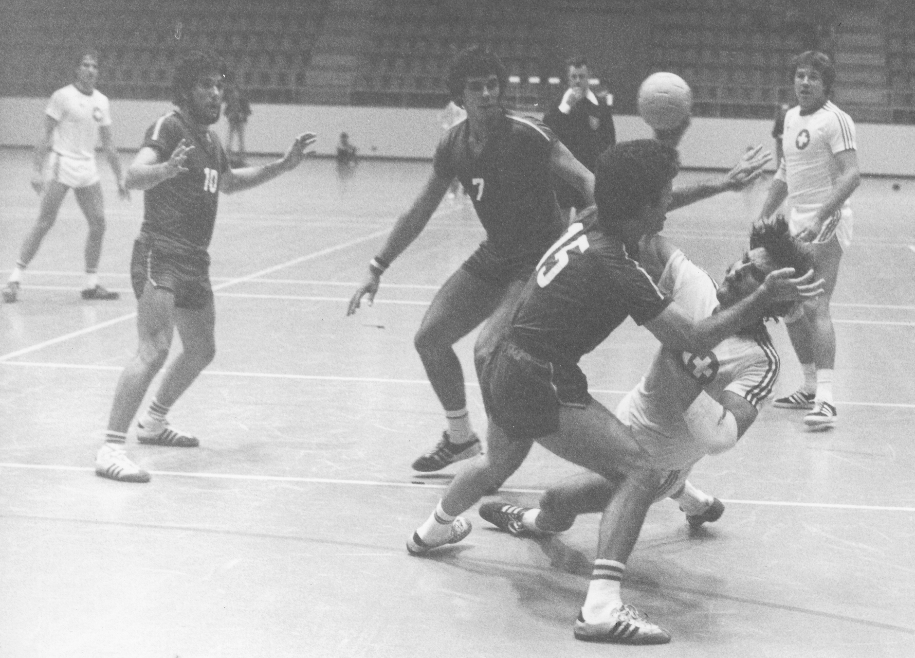 1976-10-29 SUI-ESP 15-14 Basel St.Jakob - Huber Jürg.jpg