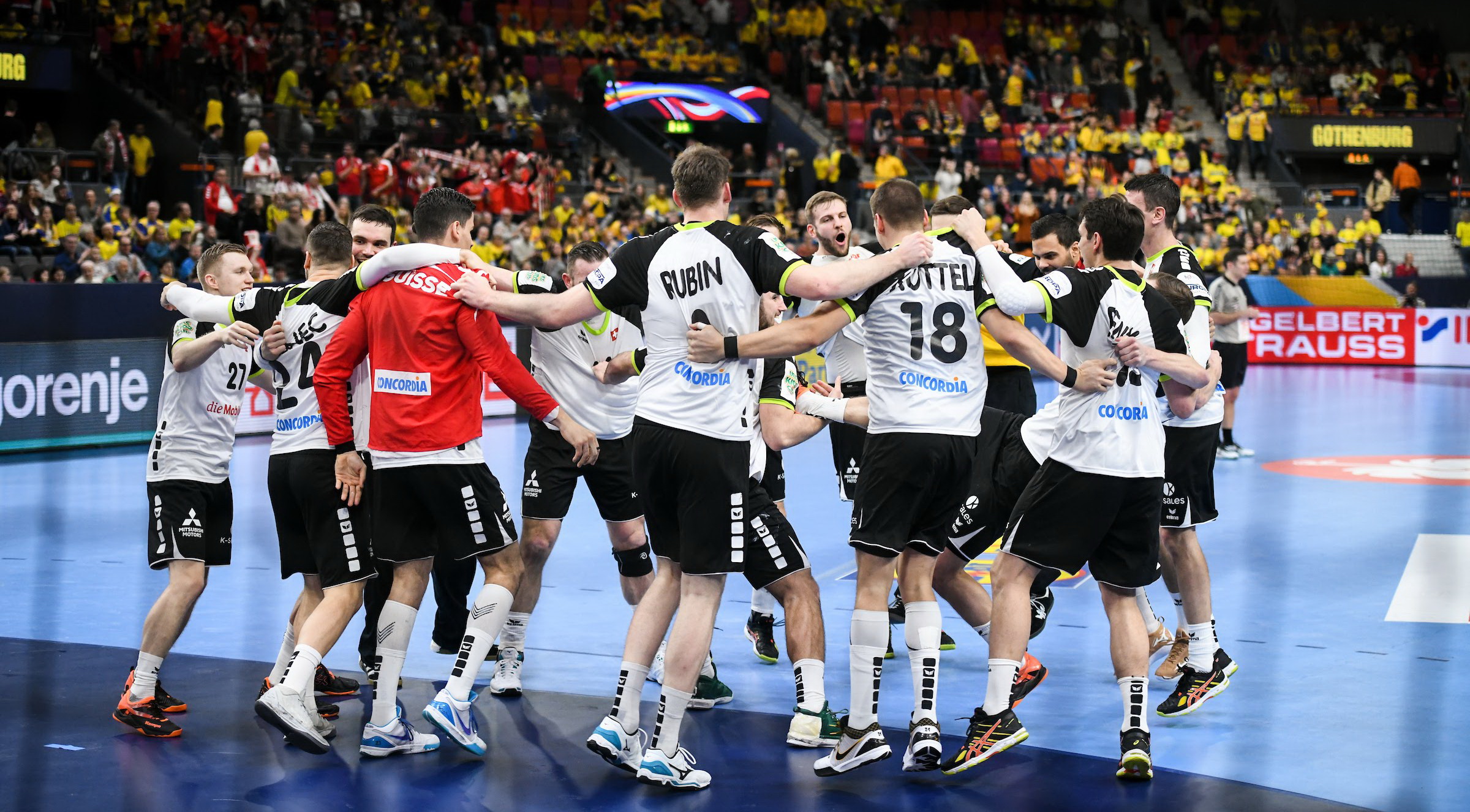 Schweizer Jubel nach dem Sieg gegen Polen. (EHF/Nebojsa Tejic/kolektiff, 12.01.2020)