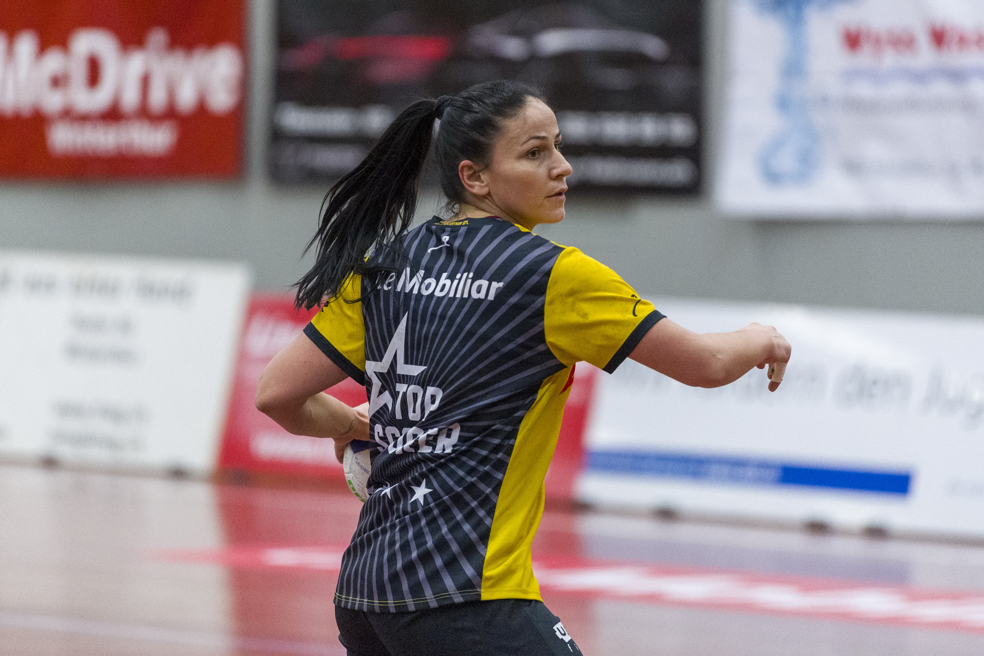 210130 108 Yellow Herzogenbuchsee Deuring