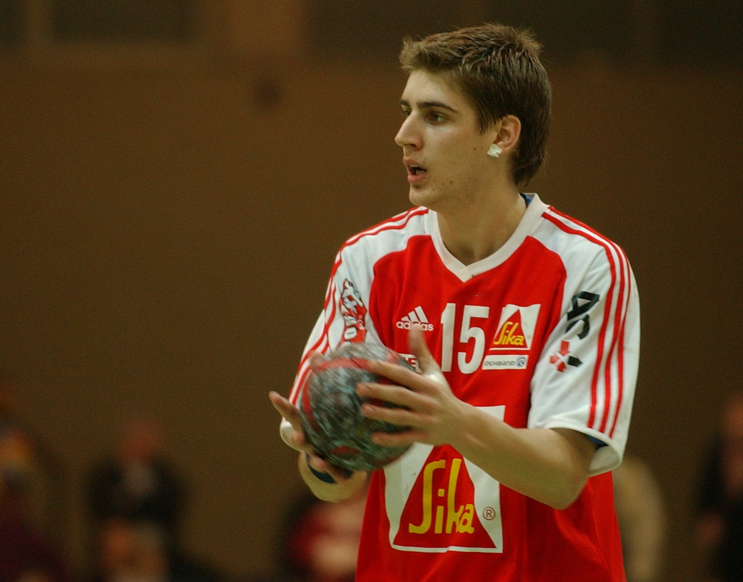 2005-01-02 SUI-EGY 19-23 YC Eulachhalle Furer 27.jpg