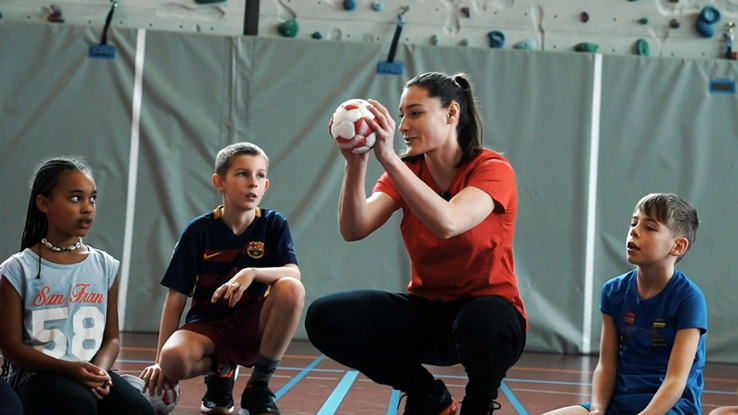 Daphne Gautschi bei Handball macht Schule Daphne Gautschi bei Handball macht Schule