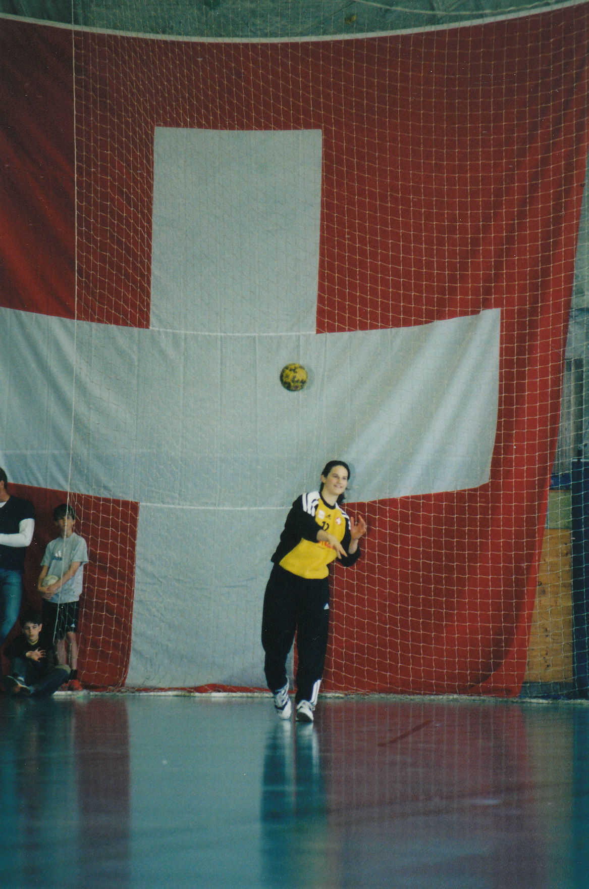 2003-04-19 FU20 SUI-CZE 23-28 Stans Eichli - Nadja Rossi.jpg