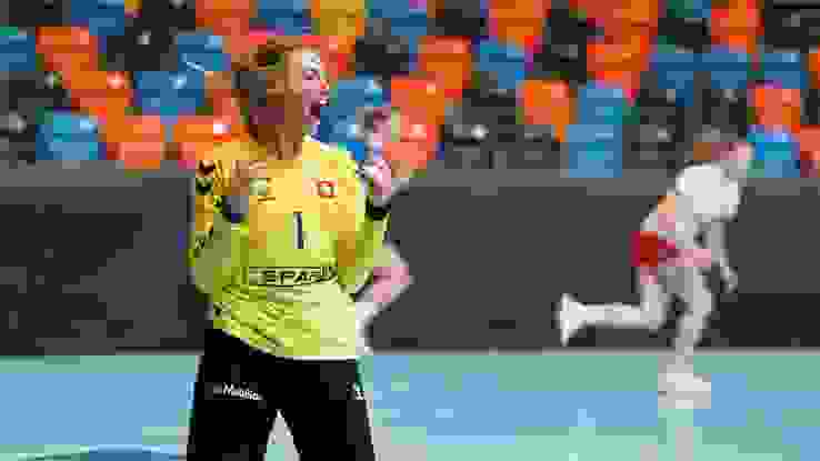 Lea Schüpbach jubelt über den Sieg gegen Island Lea Schüpbach jubelt über den Sieg gegen Island