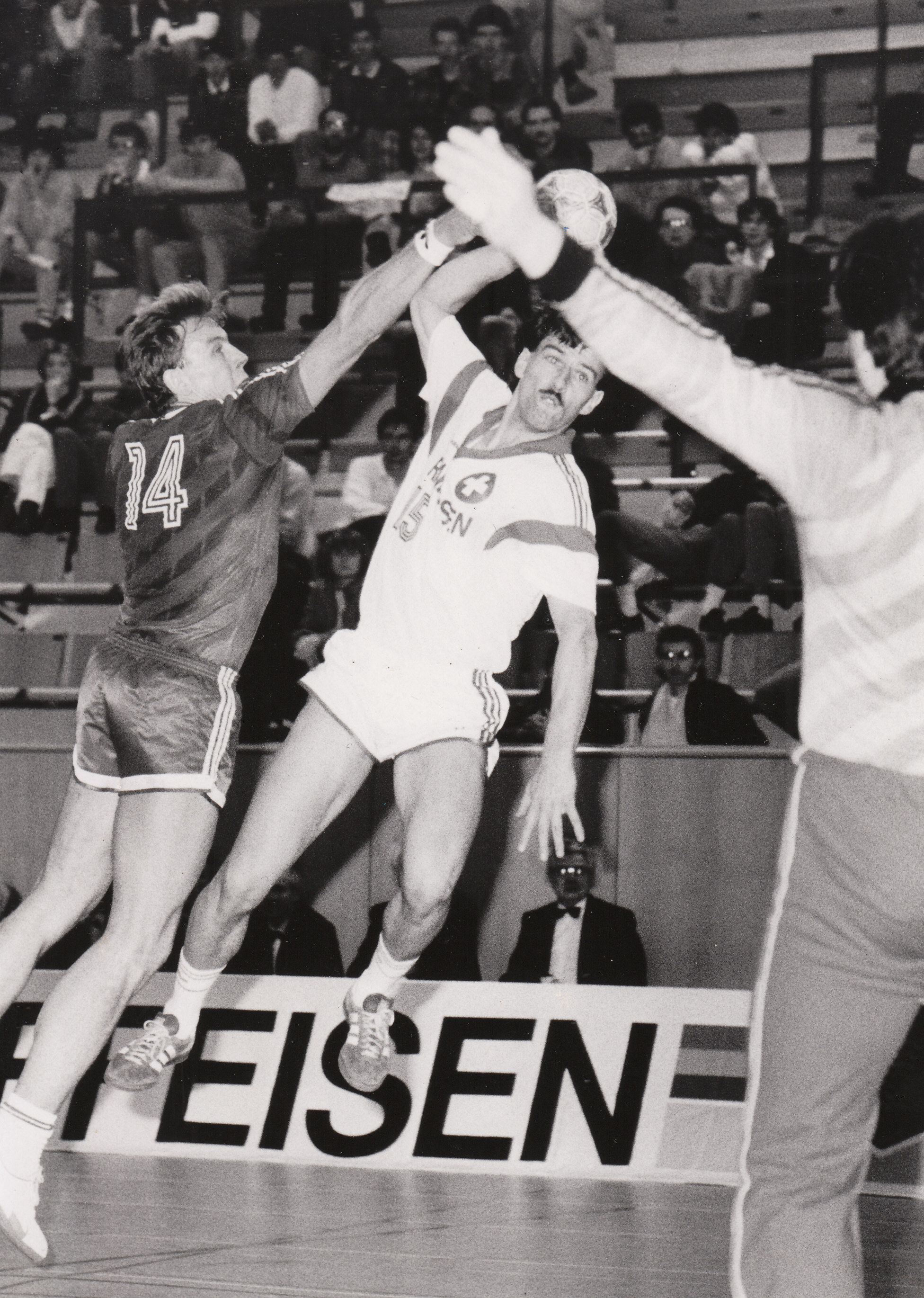 1987-12-13 SUI-GER 16-16 - Peter Bachmann.jpg