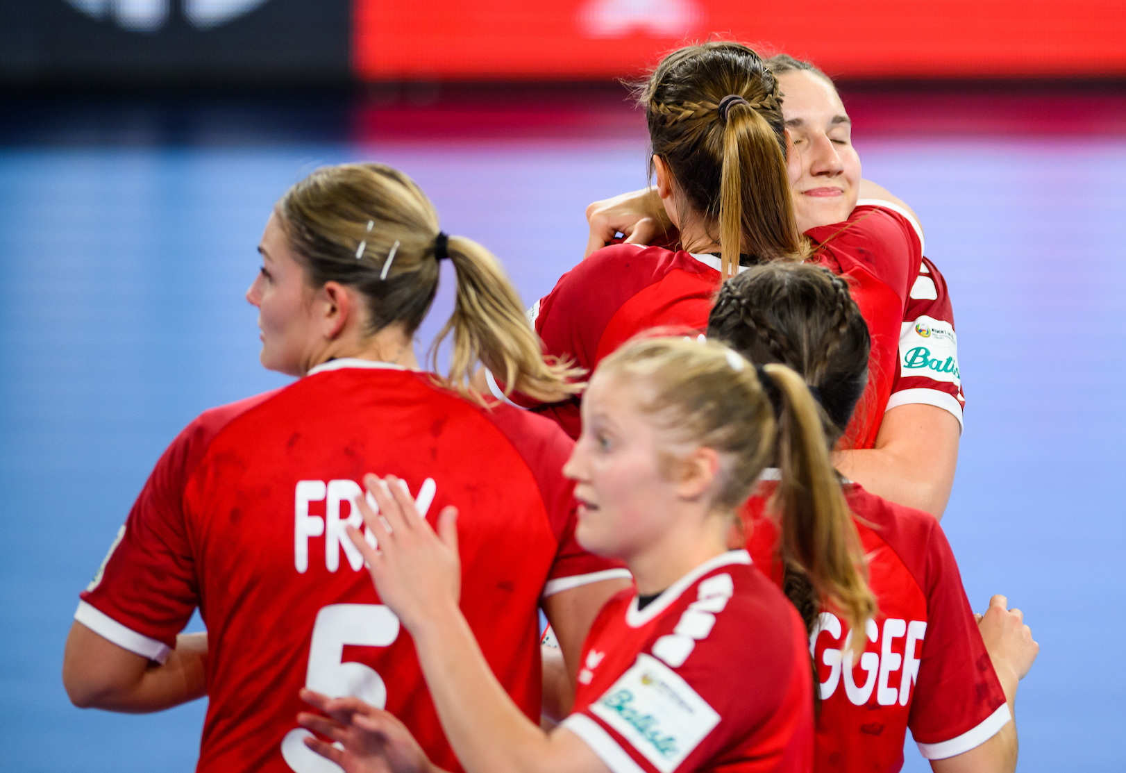 Bild Frauen Abschluss