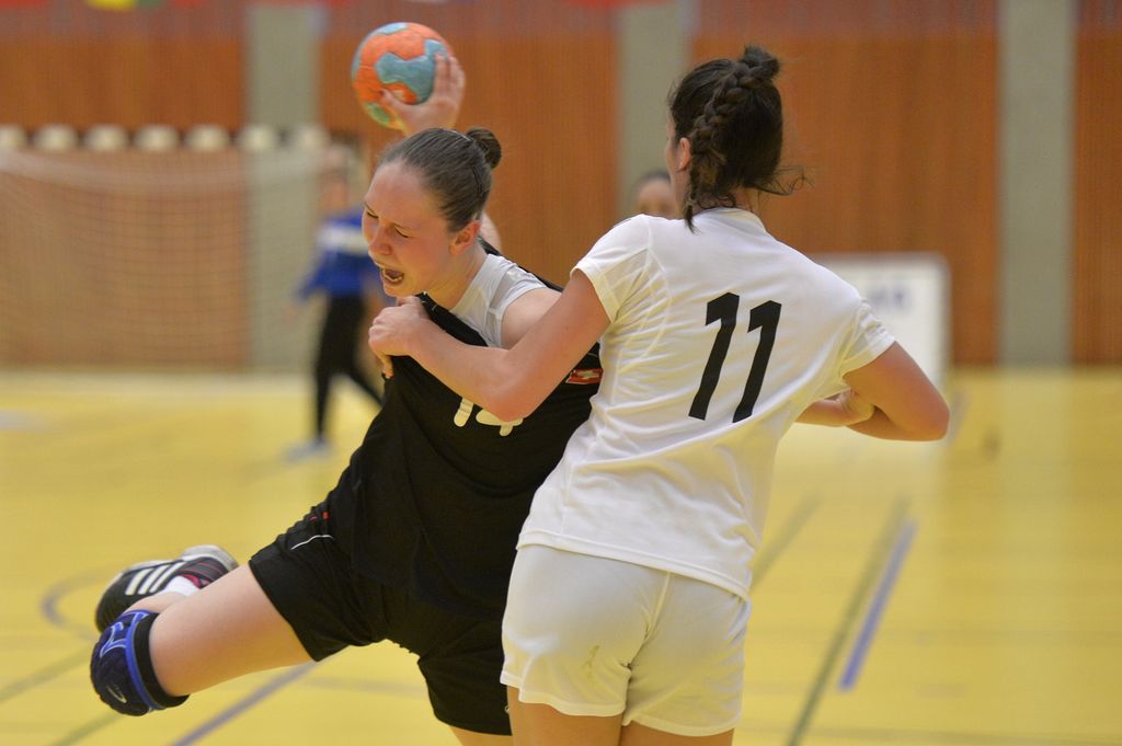 2014-04-19 U20 SUI-POR 14 Javet Stefanie.JPG