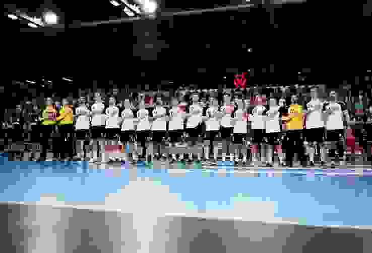 Nationalhymne Am Yellow Cup (Simon Walser) Nationalhymne Am Yellow Cup (Simon Walser)