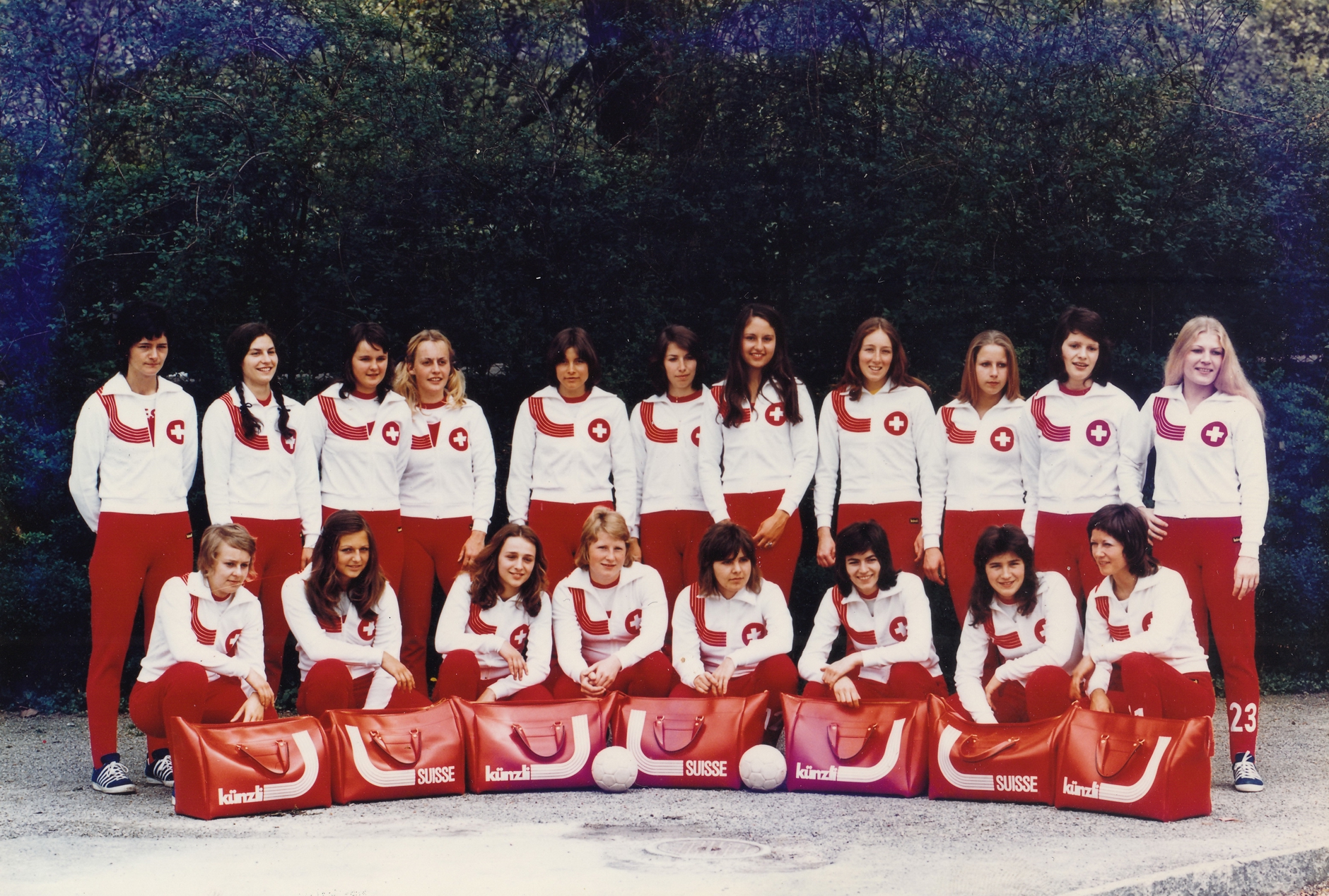 1973-10 Frauen Nati Teamfoto.jpg