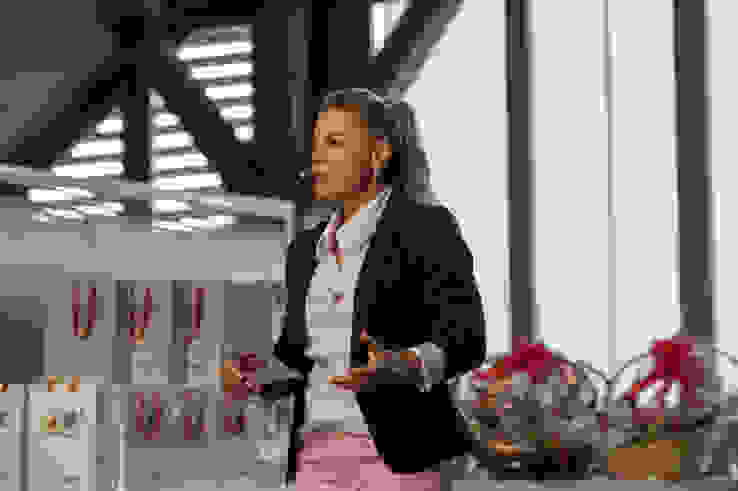 Fabienne In-Albon führt durch den Abend Fabienne In-Albon führt durch den Abend