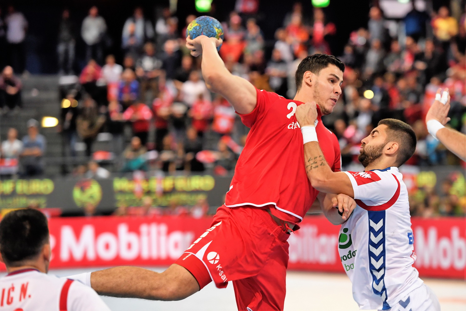 2018-10-28_SUI-SRB_Luka Maros.jpg