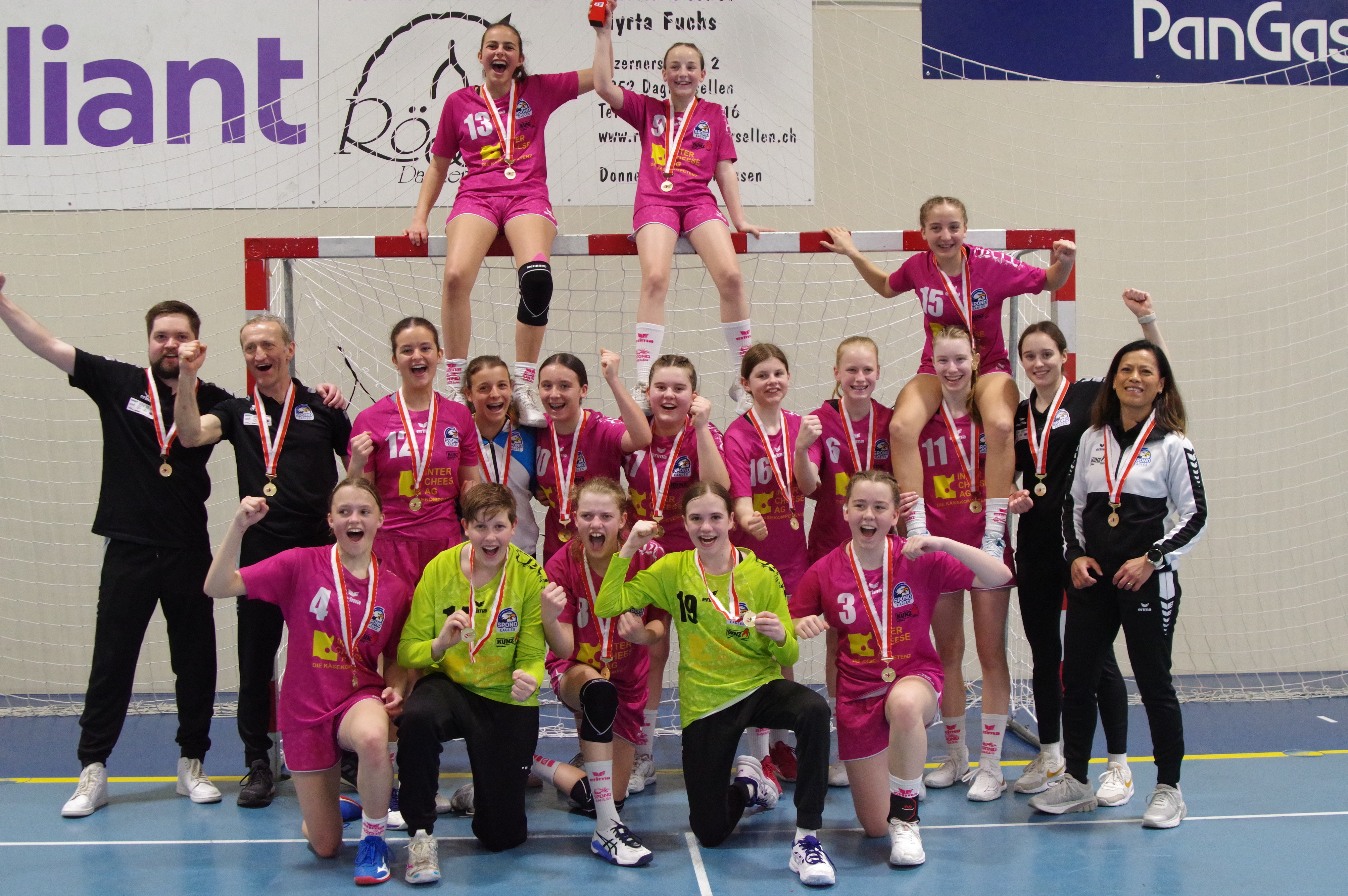 IHV U16F Spono Eagles U14E