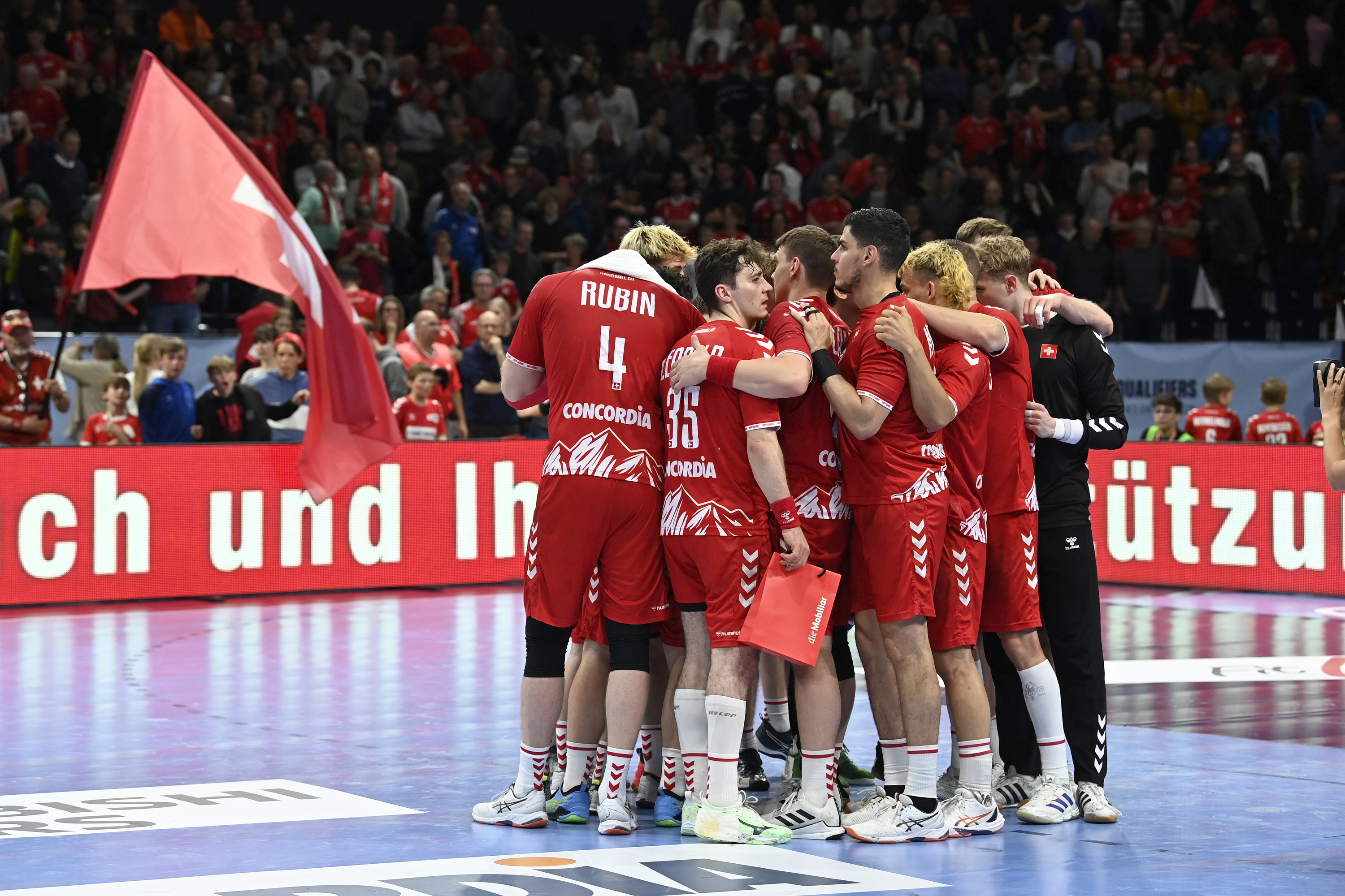 L'équipe nationale au Hallenstadion