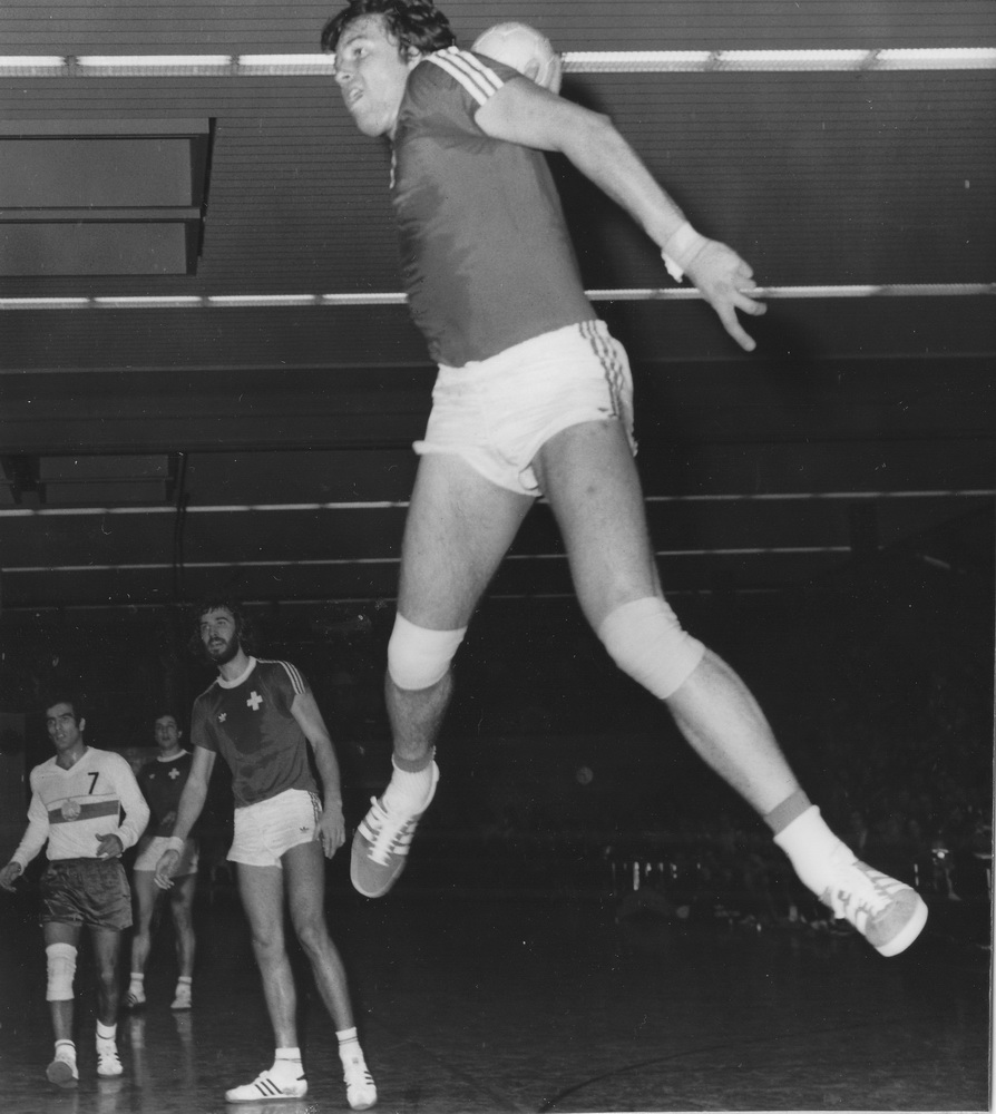 1976-02-22 SUI-BUL Egg.jpg