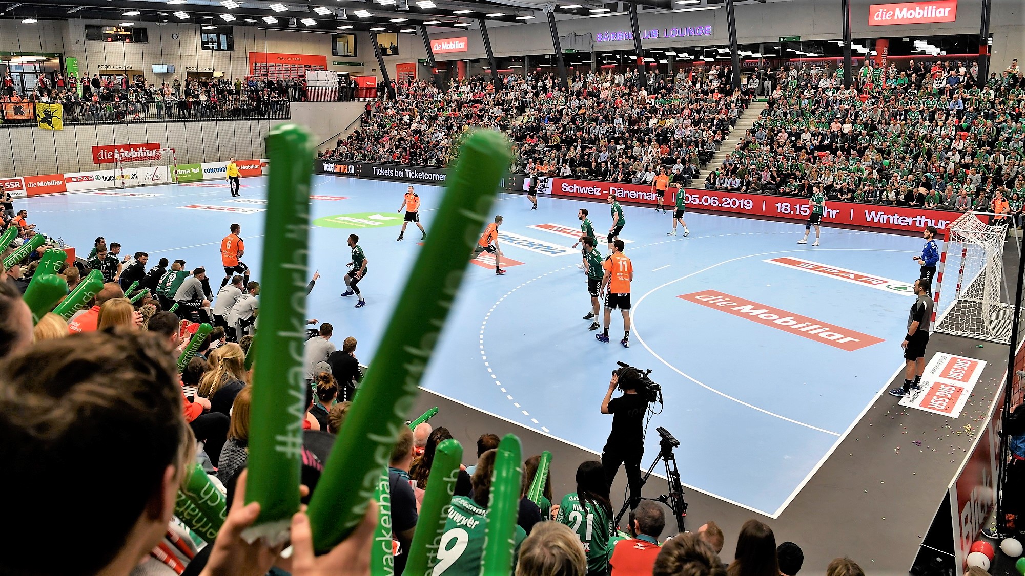 Die ausverkaufte Mobiliar Arena in Gümligen während des Cupfinals der Männer. (Alexander Wagner)