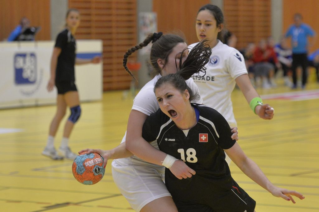 2014-04-19 2014-04-19 U20 SUI-POR 18 Traber Martina (3).JPG