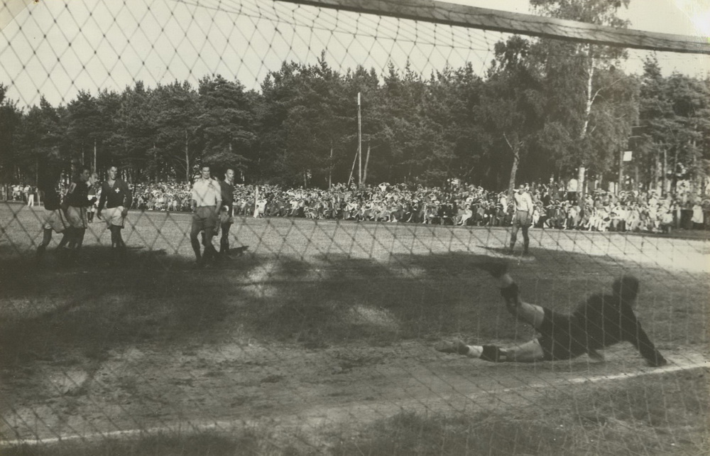 1946 07 14 SWE SUI 7 5 Ystad 05 Web