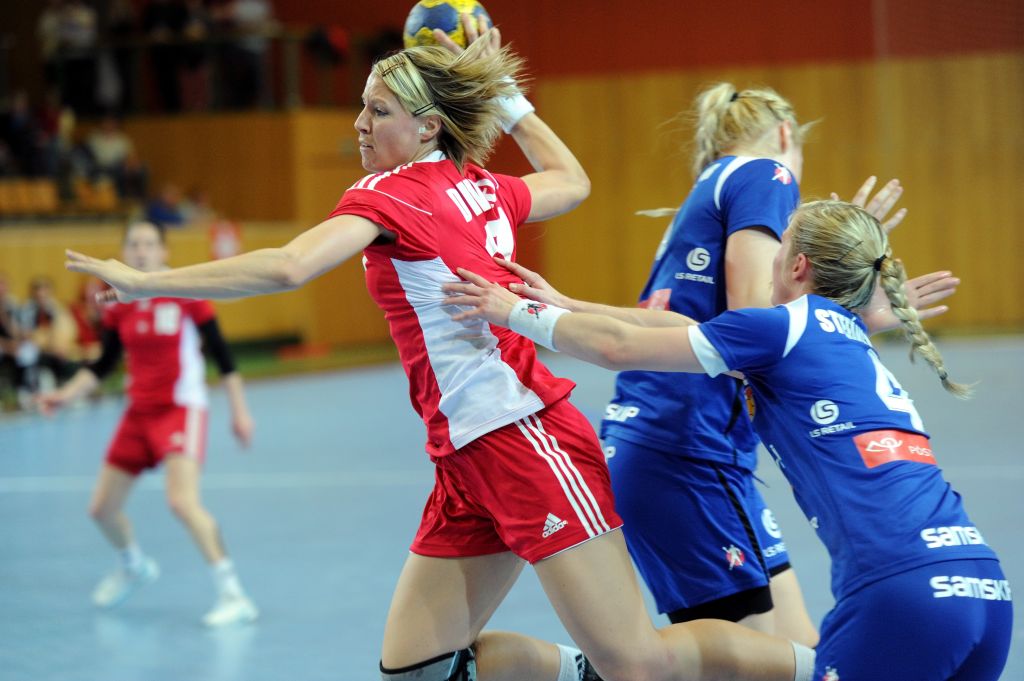 2012-03-22 SUI-ISL - Dinkel Nicole3.JPG