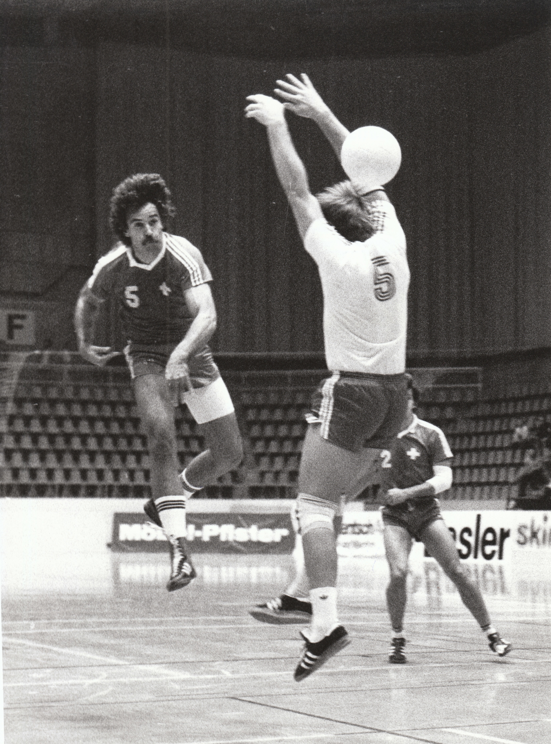 1977-02-25 WM-Endrunde SUI-CSSR 16-24 in Krems (AUT) - Max Schär.jpg