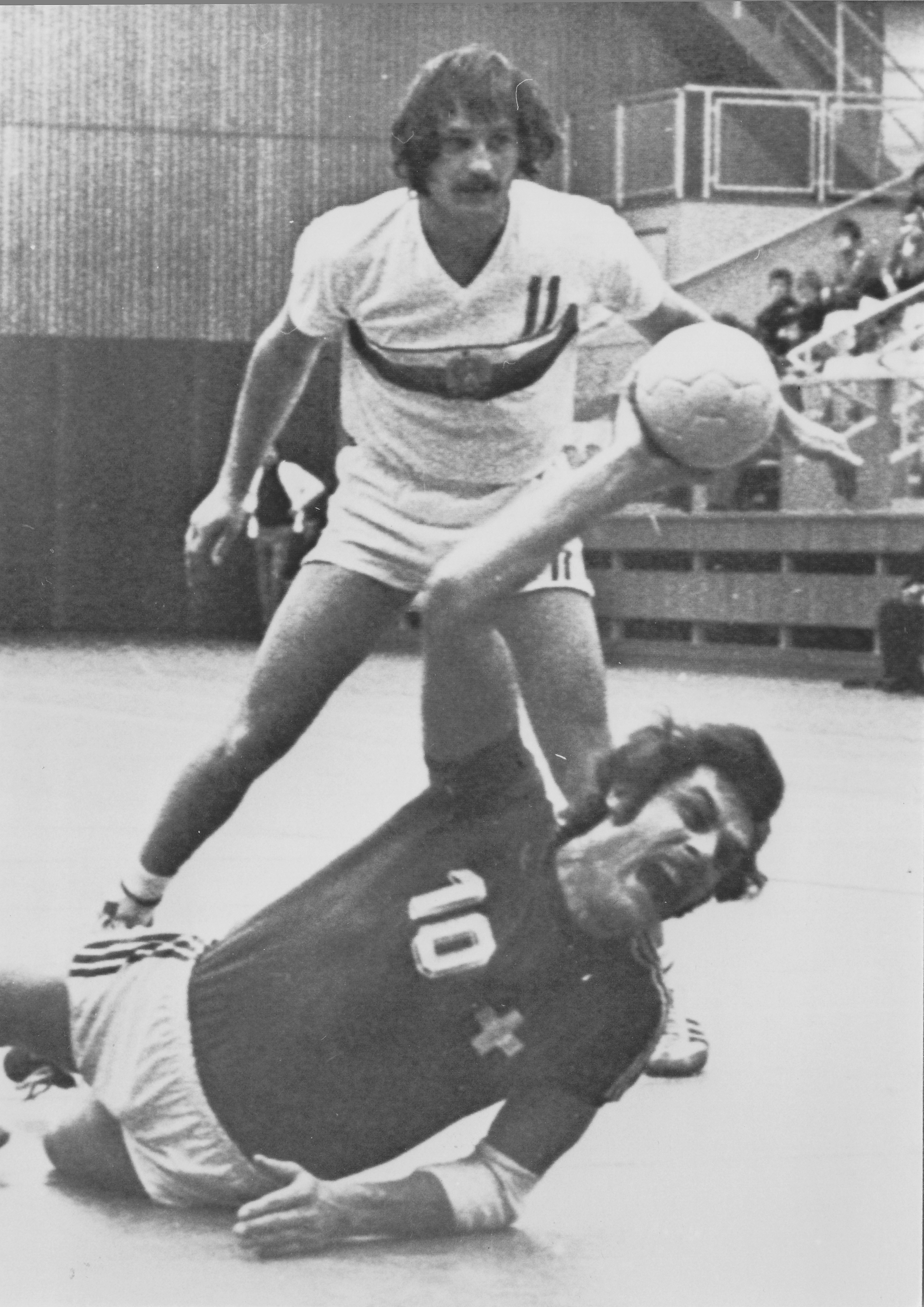 1977-02-26 SUI-BUL Huber.jpg