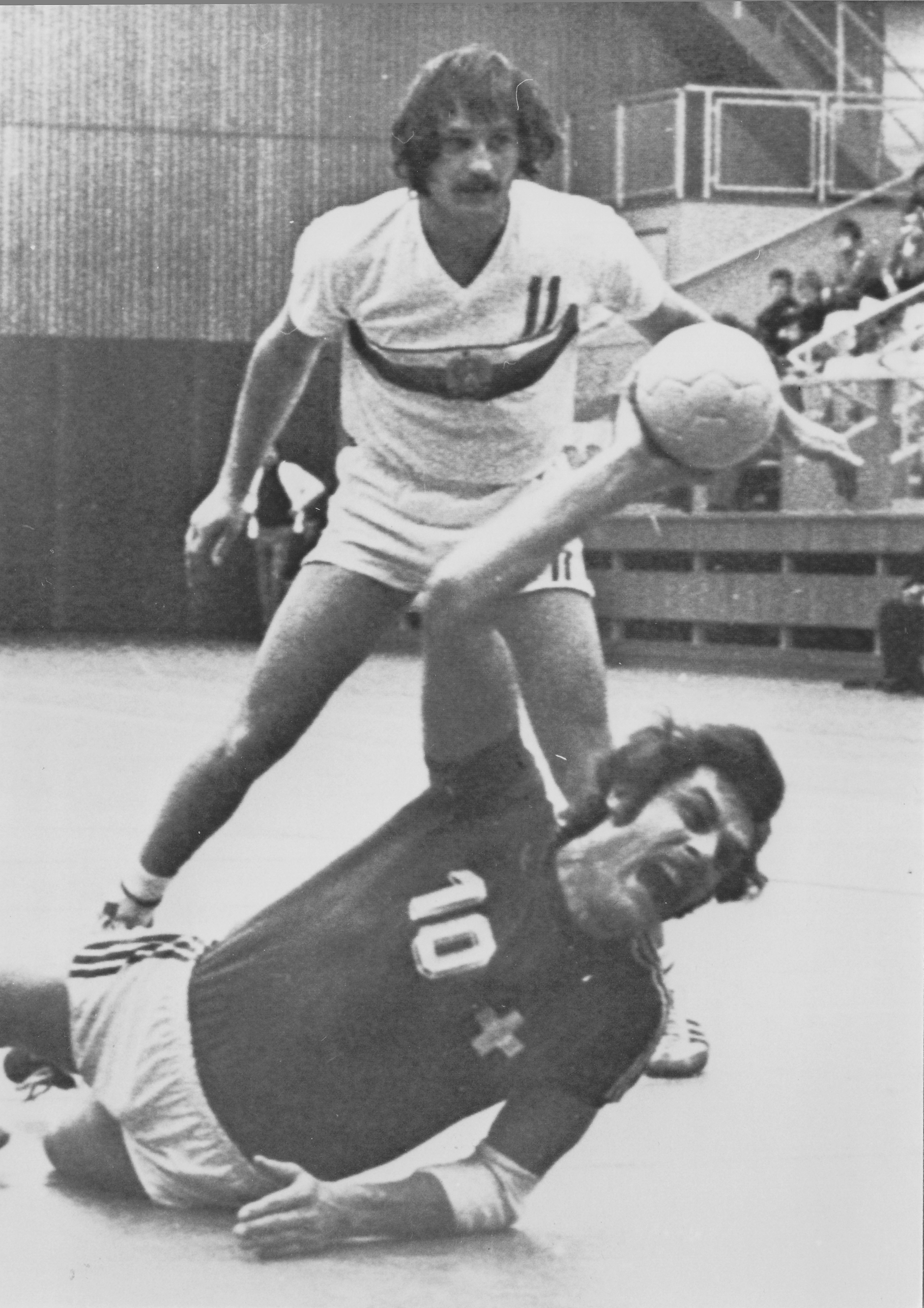 1977-02-26 SUI-BUL Huber.jpg