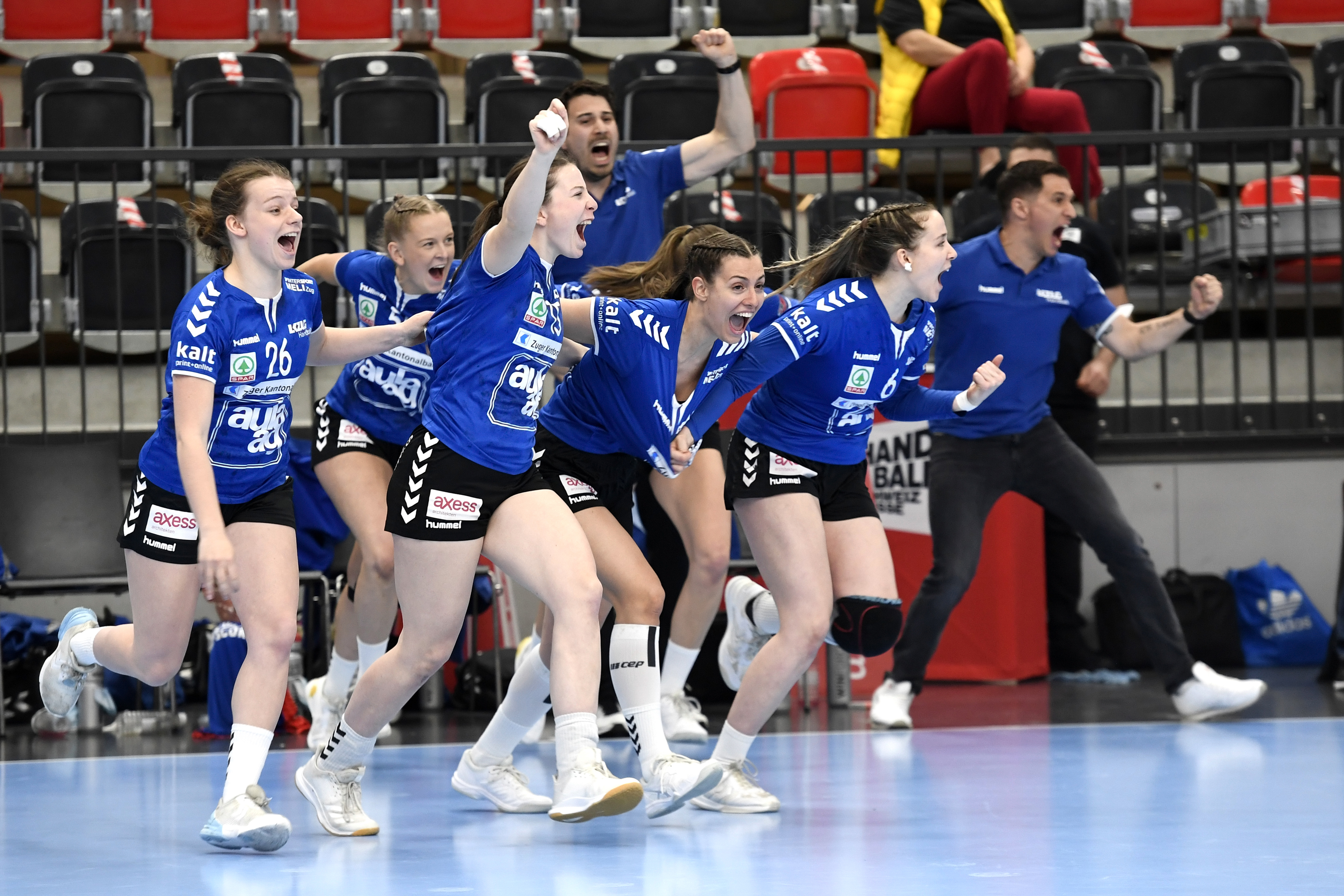 Awa Handcupfrauen5 (26)