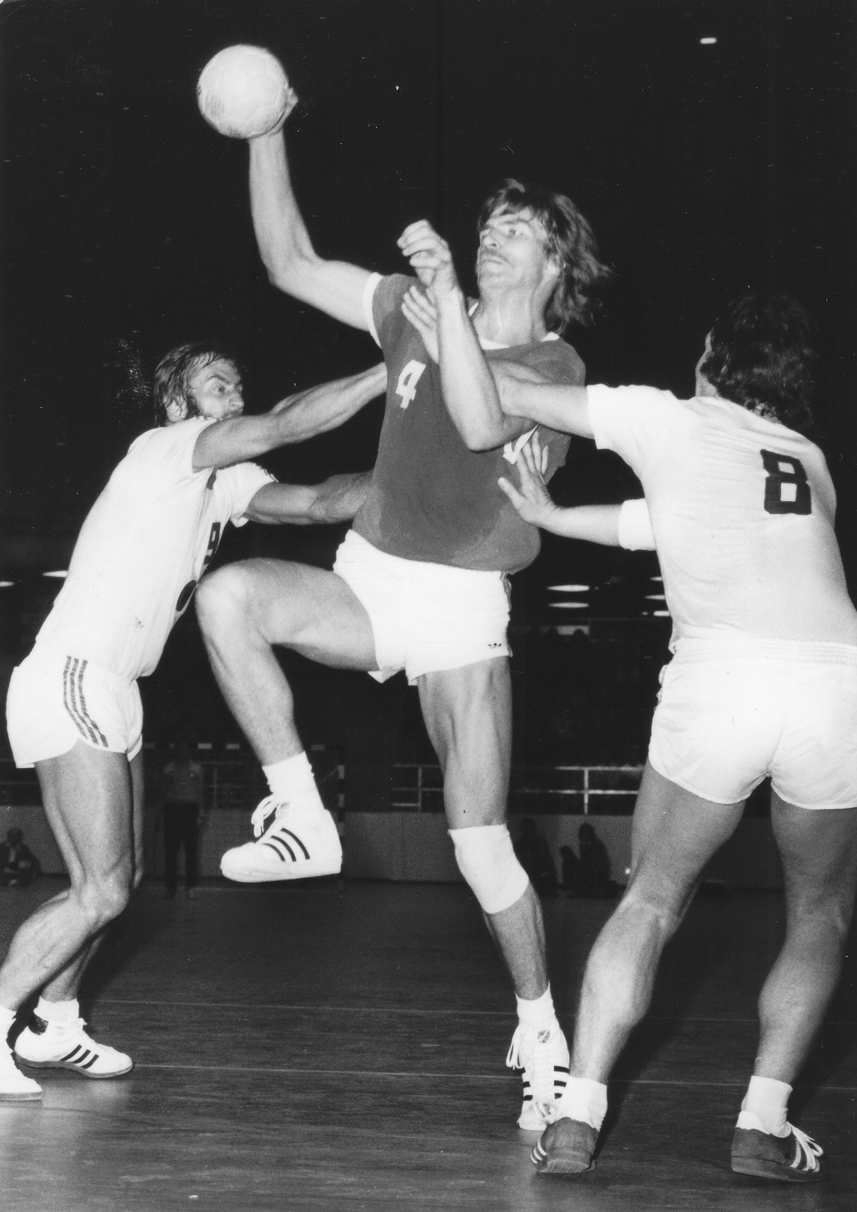 1975-09-26 SUI-BRD 12-19 - Nacht.jpg