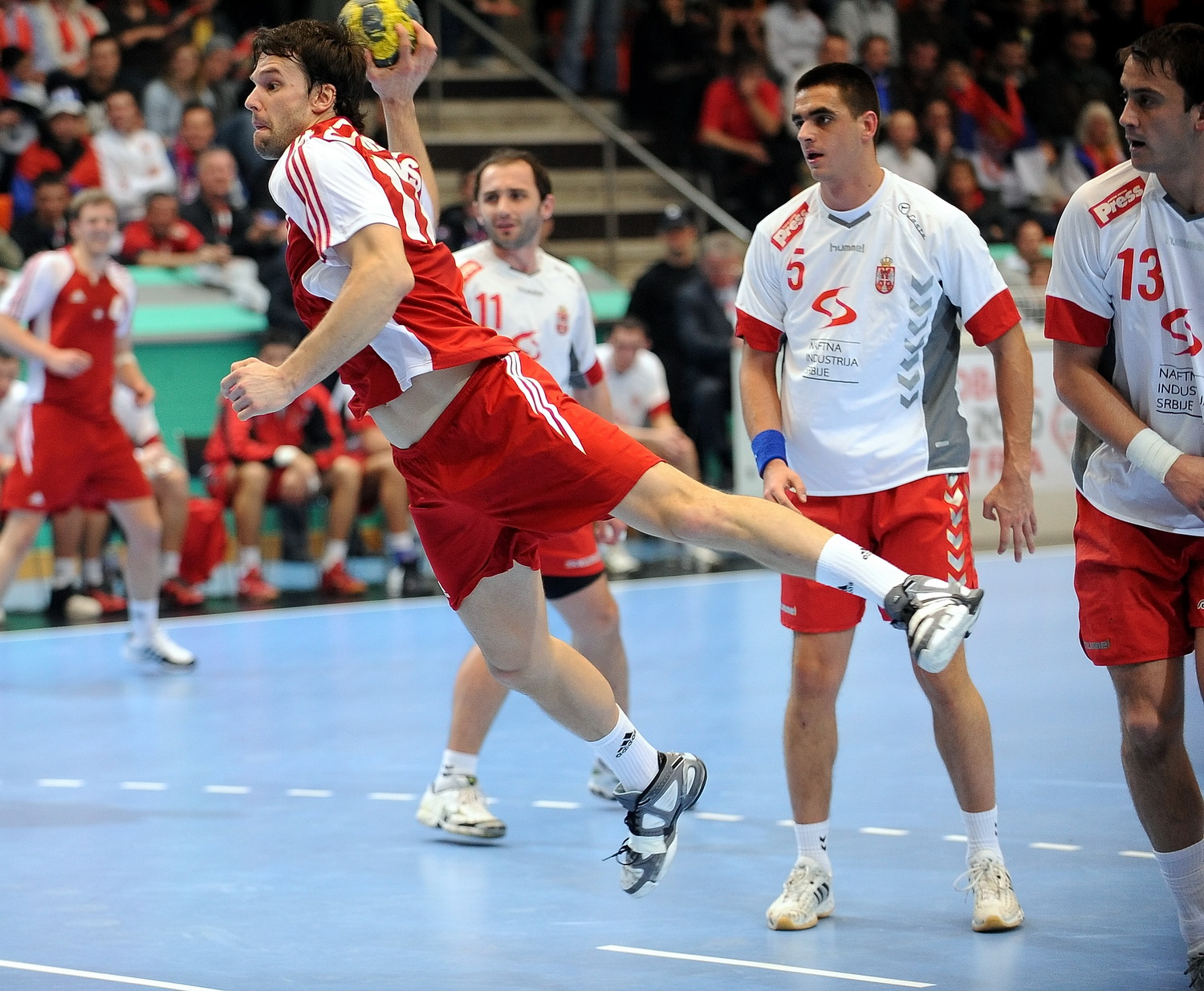 2008-11-26 SUI-SRB EM-Quali 32-32 007 Oltmanns.JPG